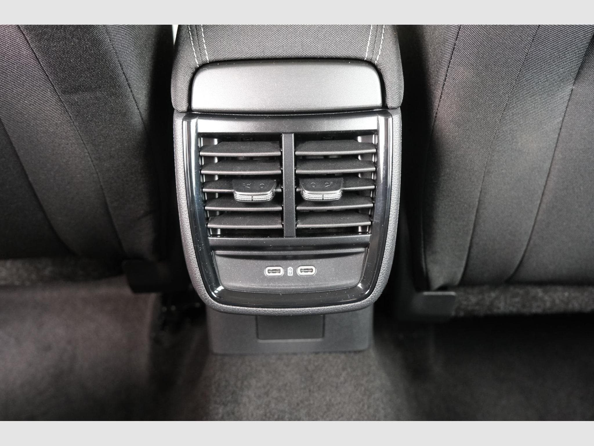 Skoda Kamiq 1.0 TSI DSG (2025) - Photo 24