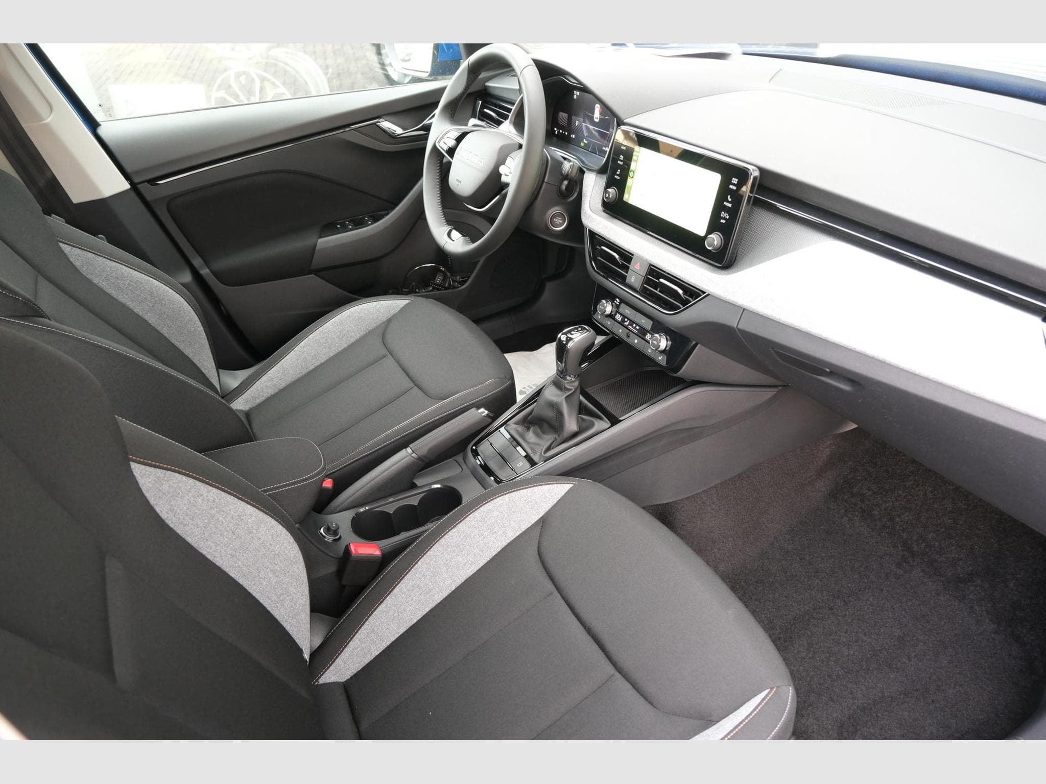 Skoda Kamiq 1.0 TSI DSG (2025) - Photo 6