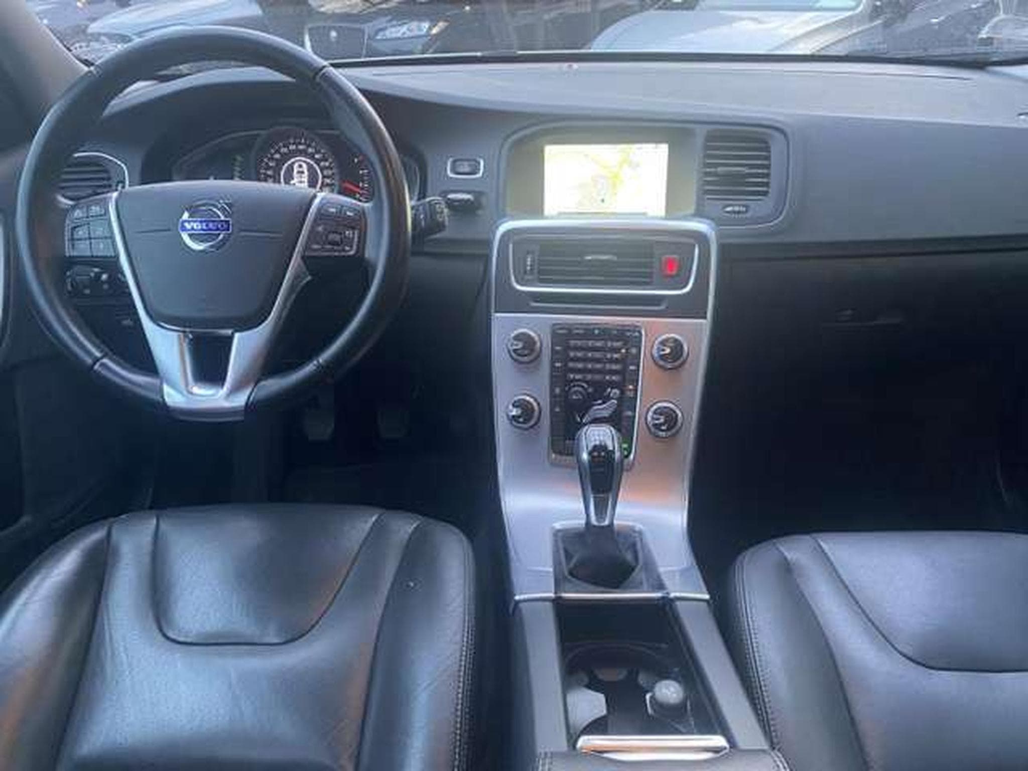 Volvo V60 vente privé (2018) - Photo 15