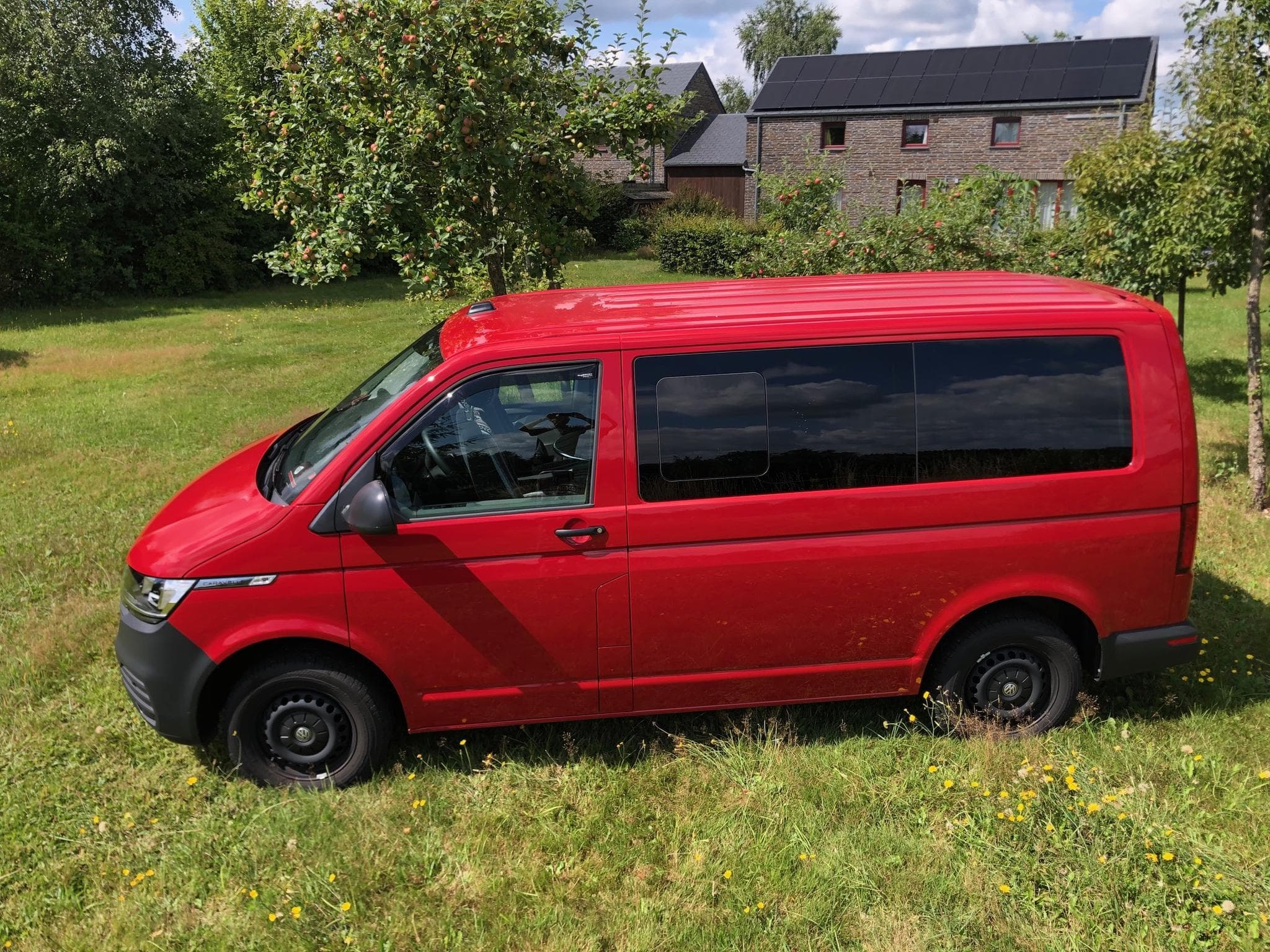 VW Caravelle T6.1 Caravelle AHK 1 propriétaire (2024) - Photo 2