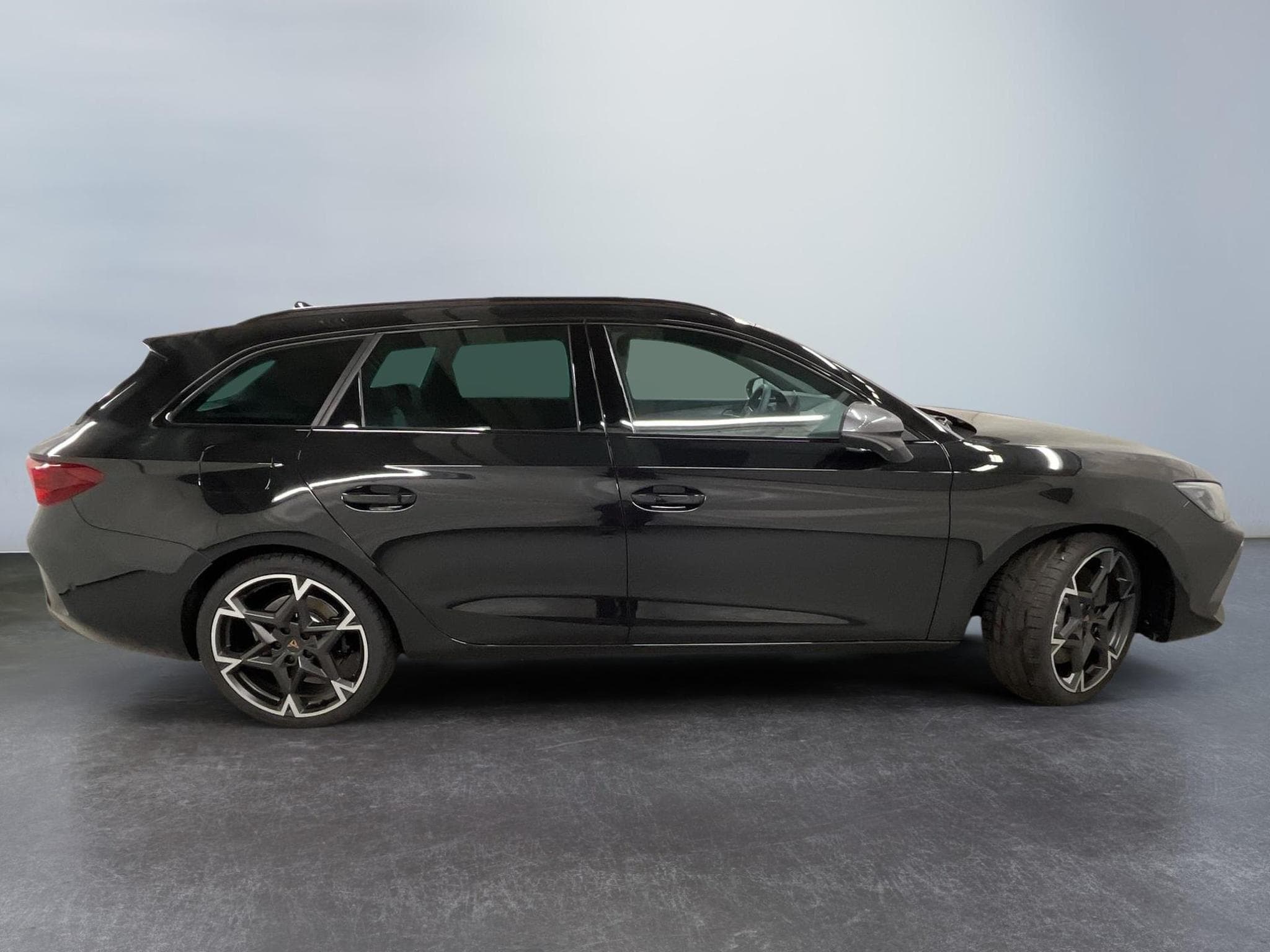 Cupra Leon VZ (2025) - Photo 8