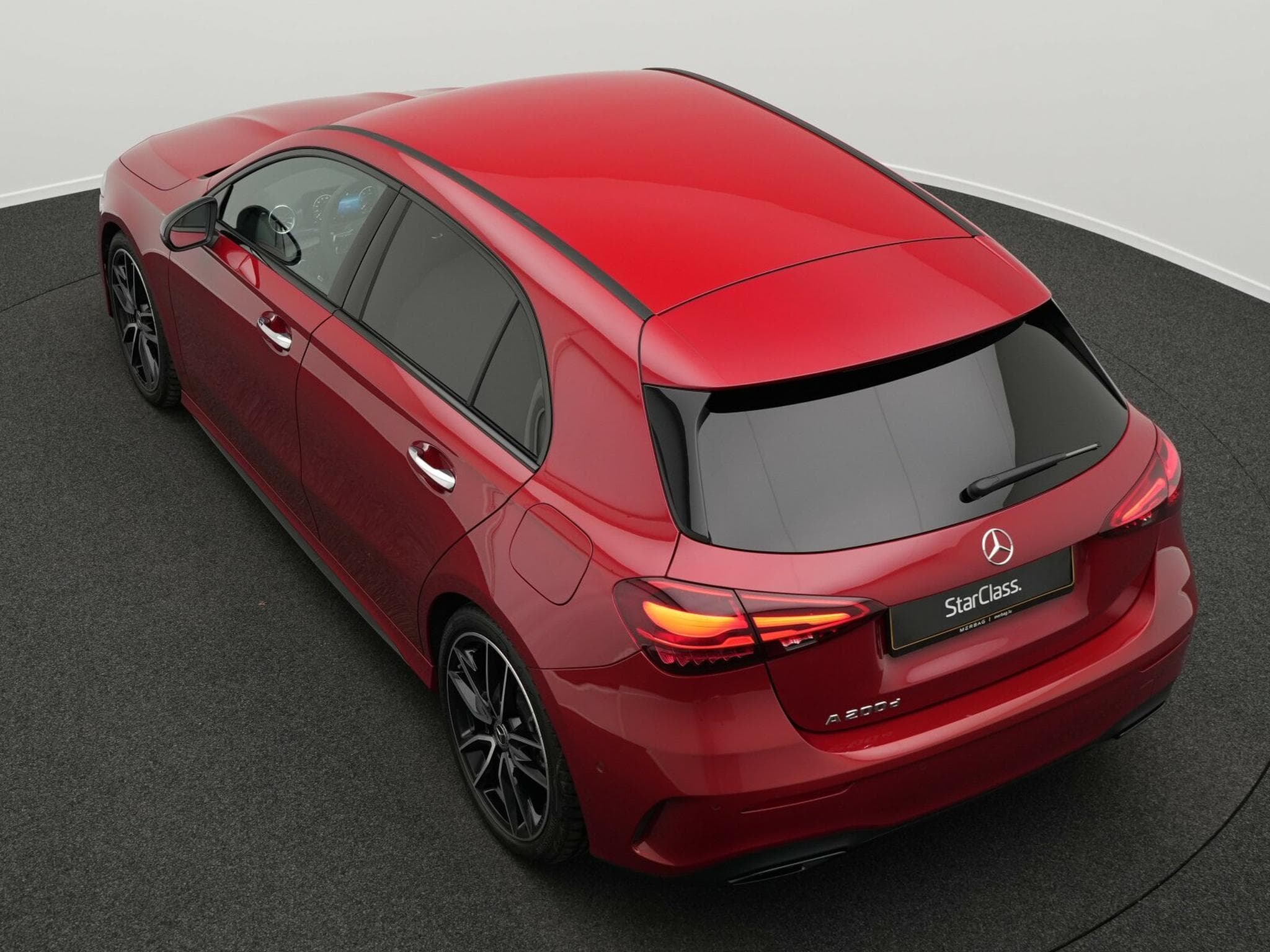 Mercedes A 200 d AMG-Line Multi+Kamera+AHK+19"+Night (2025) - Photo 11