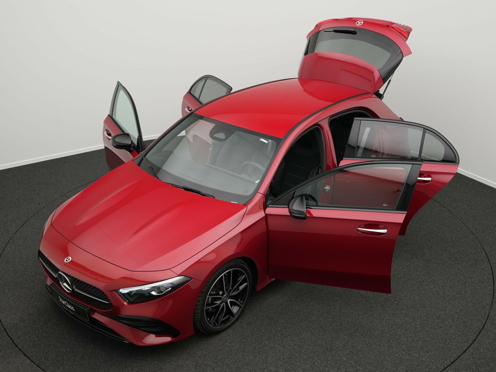 Mercedes A 200 d AMG-Line Multi+Kamera+AHK+19"+Night (2025) - Photo 12