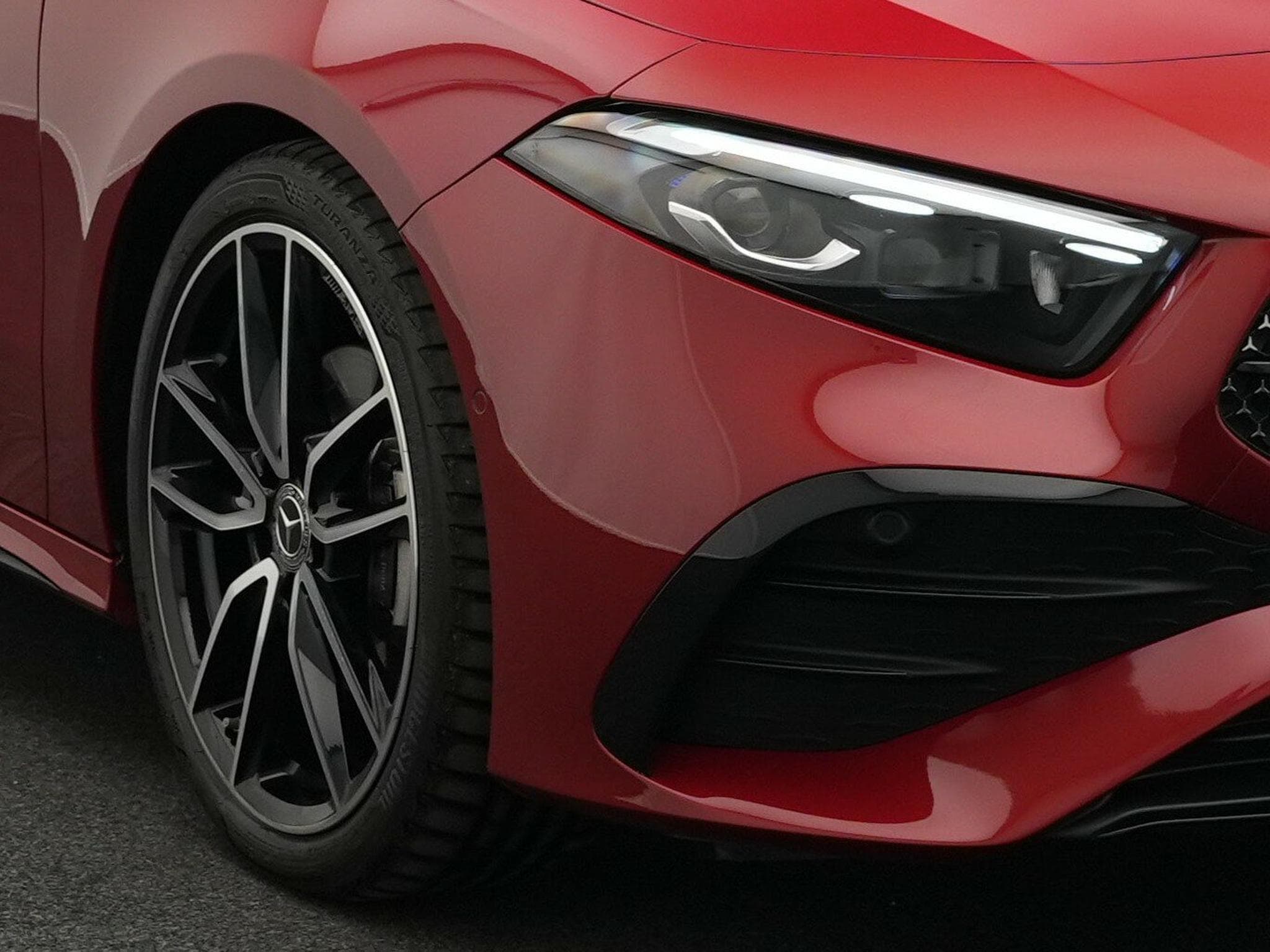 Mercedes A 200 d AMG-Line Multi+Kamera+AHK+19"+Night (2025) - Photo 7