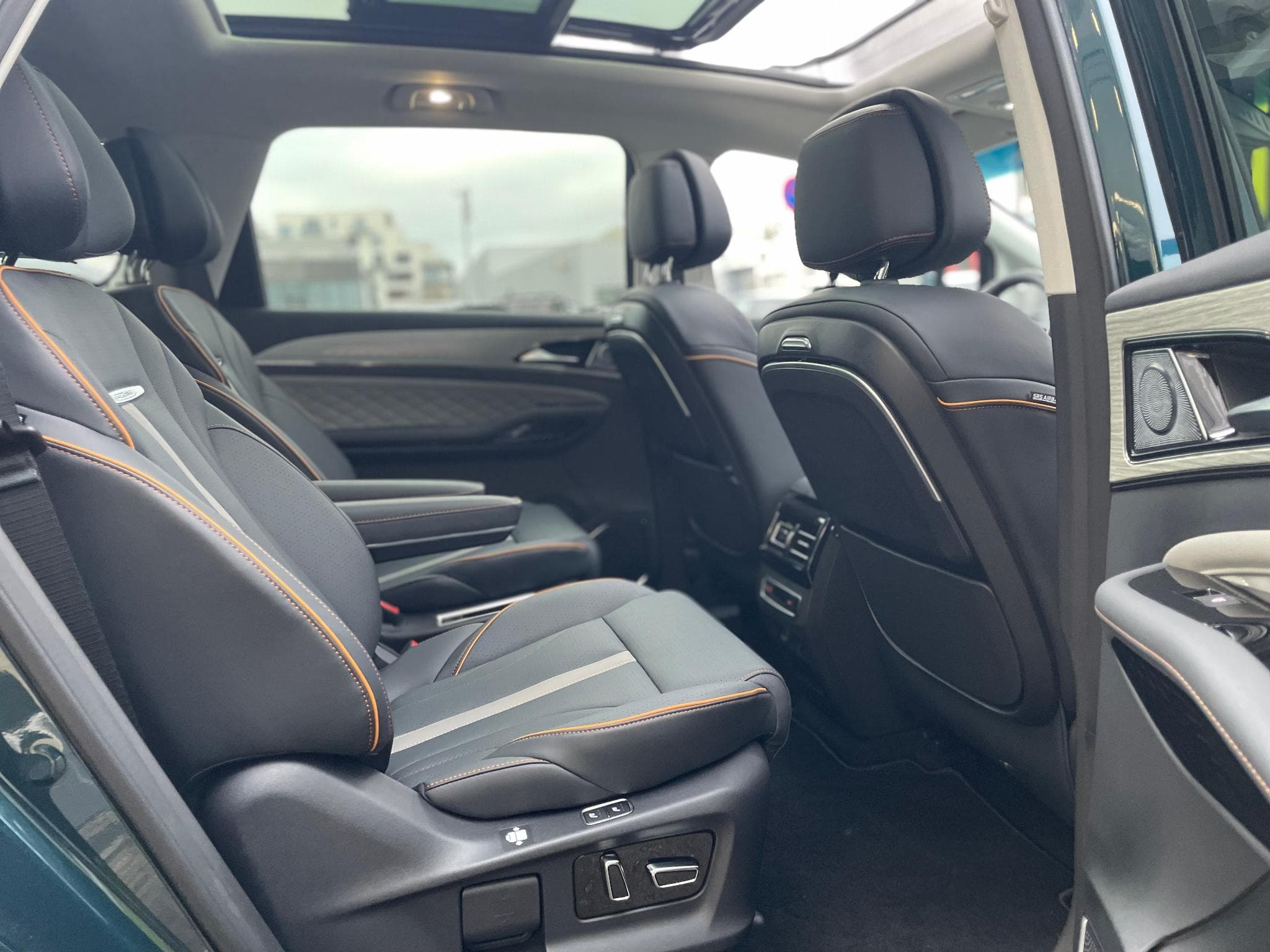 Forthing U-Tour 1.5 Turbo Auto Neuve 7 PLACES (2027) - Photo 5