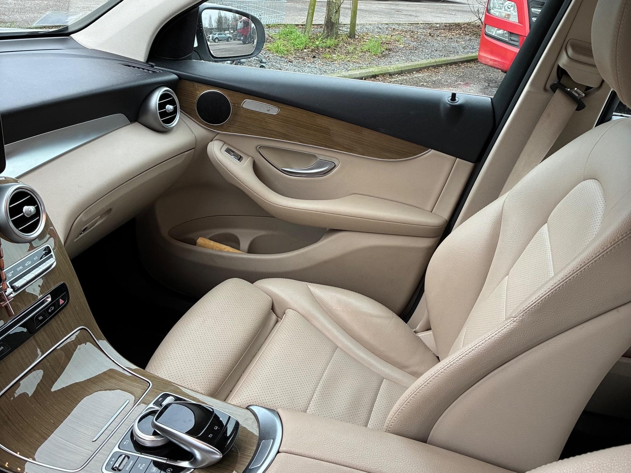 Mercedes GLC 250 (2016) - Photo 7