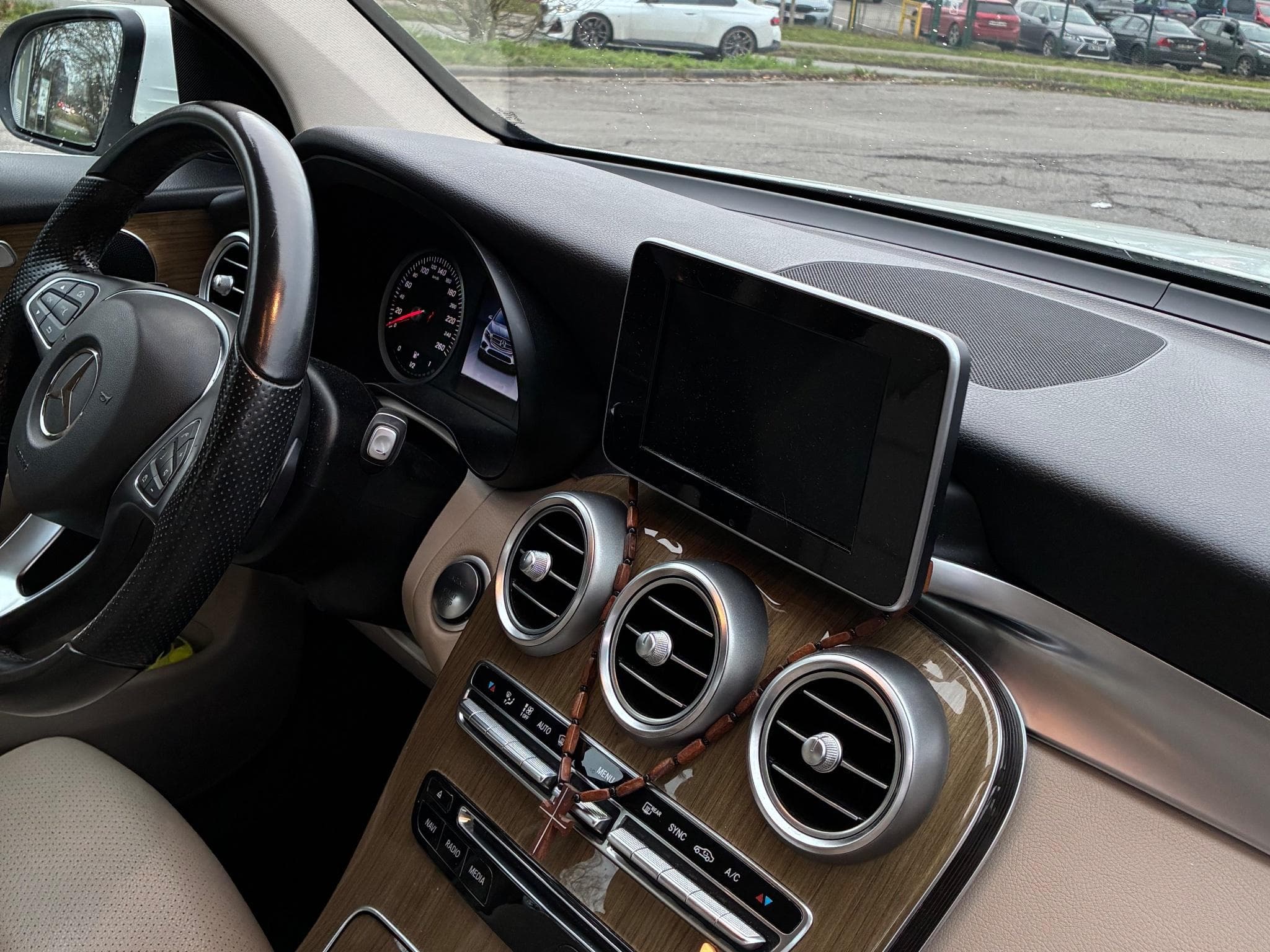Mercedes GLC 250 (2016) - Photo 8