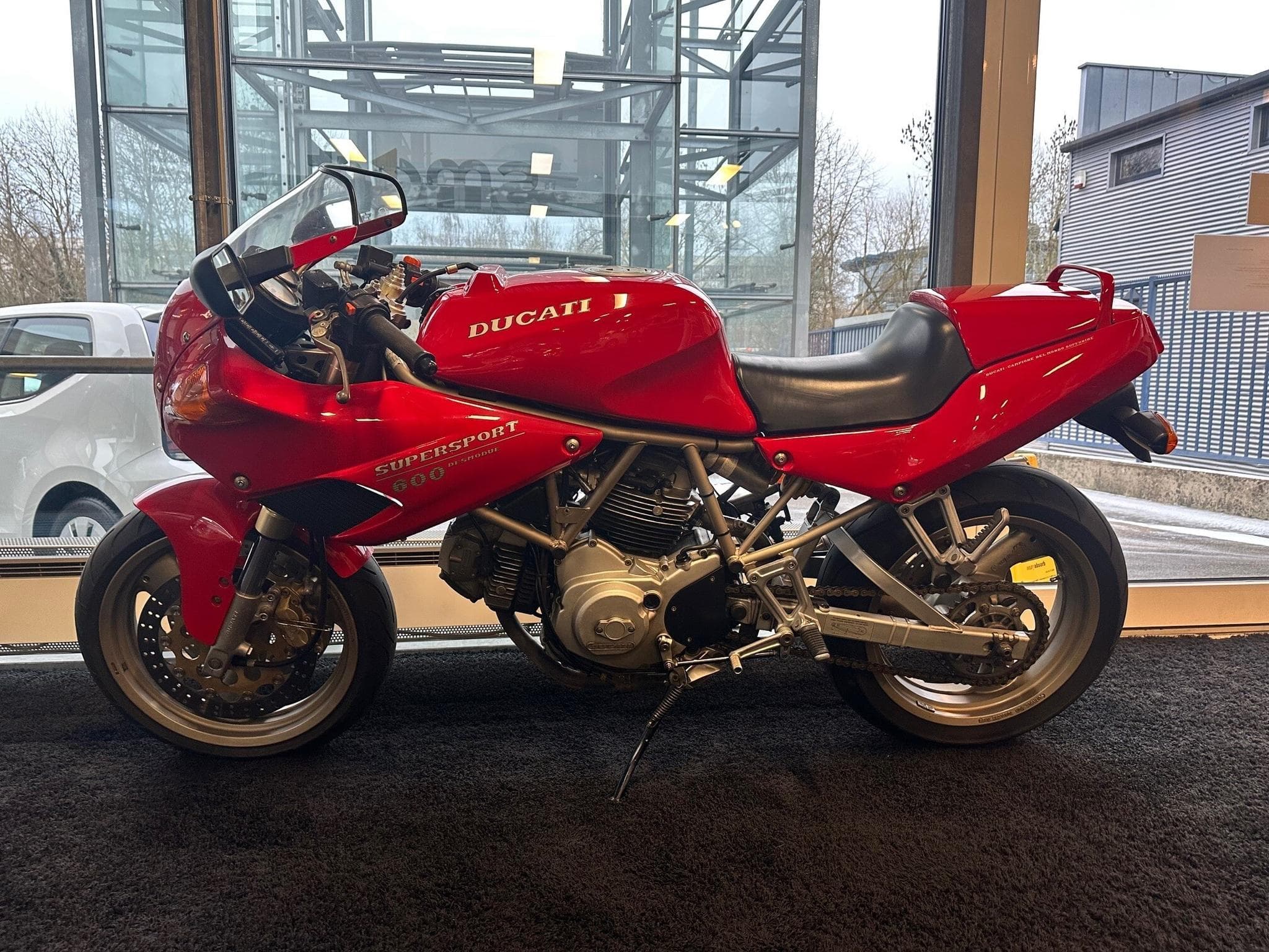 Ducati SS 600 Nuda (1995) - Photo 1