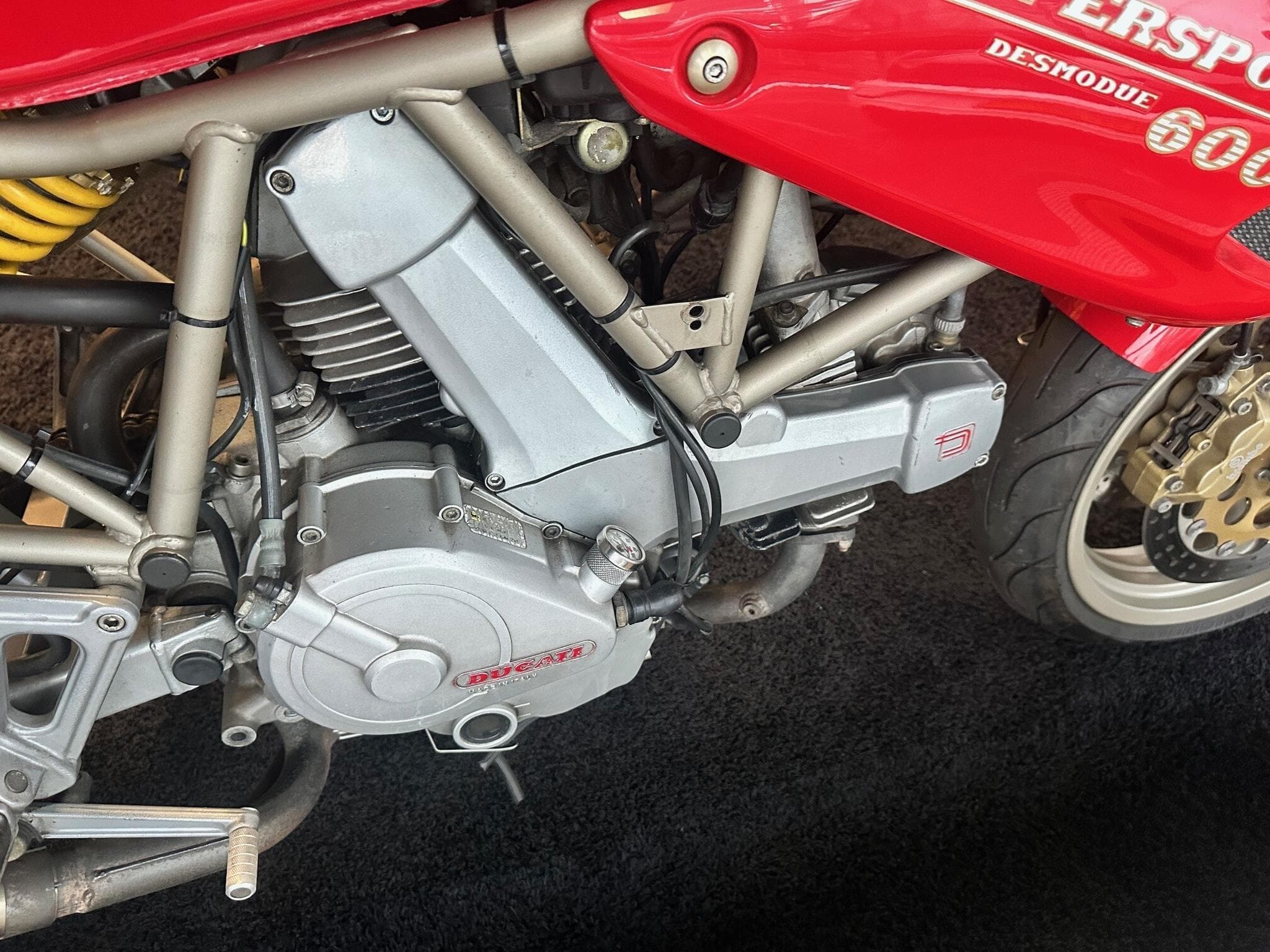 Ducati SS 600 Nuda (1995) - Photo 5