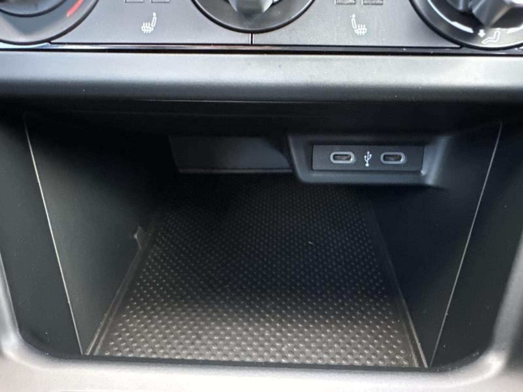 VW Polo 1.0 MPI 80ch LIMITED 5P (2025) - Photo 34