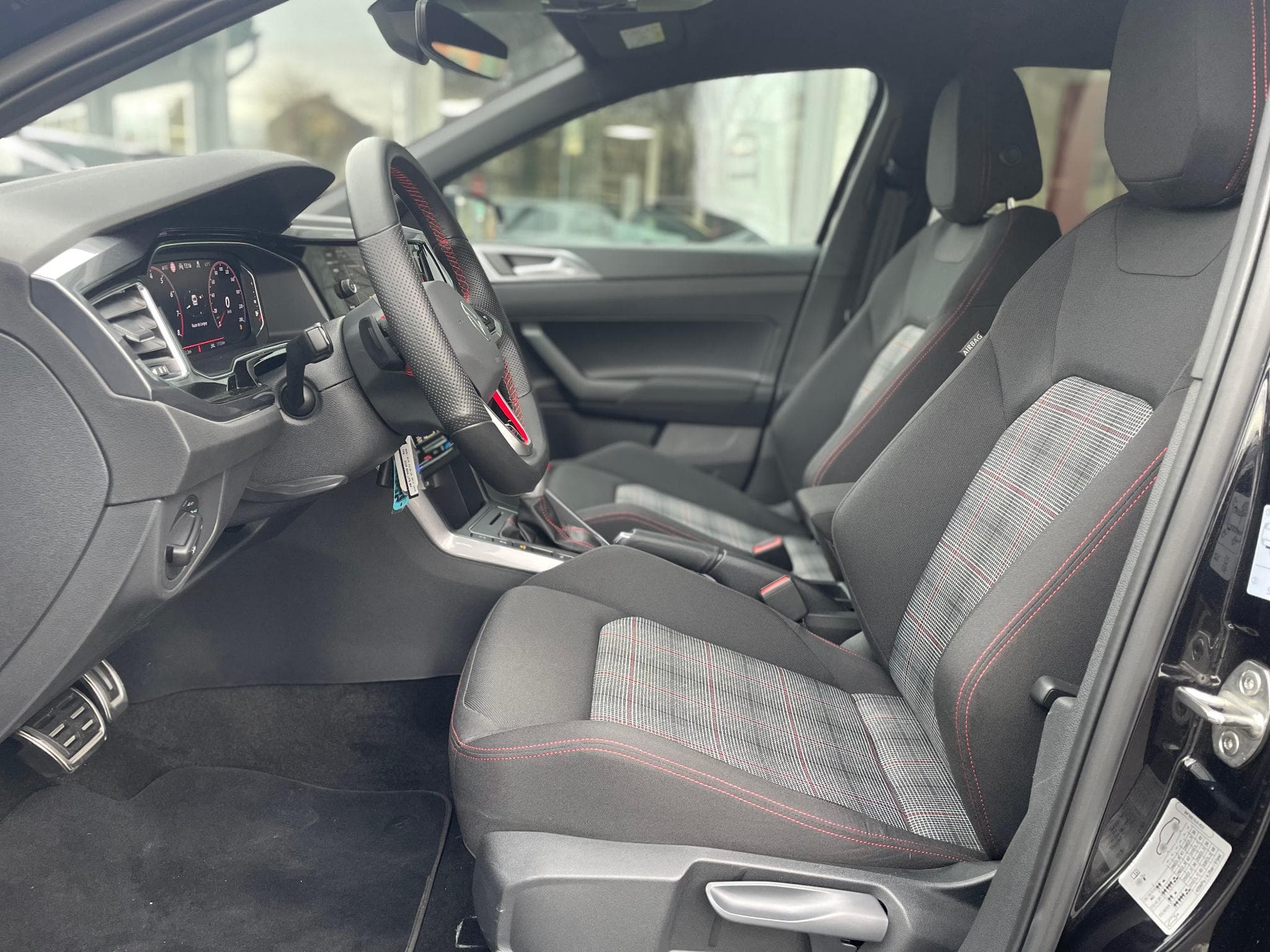 VW Polo 2.0 TSI DSG (2024) - Photo 7