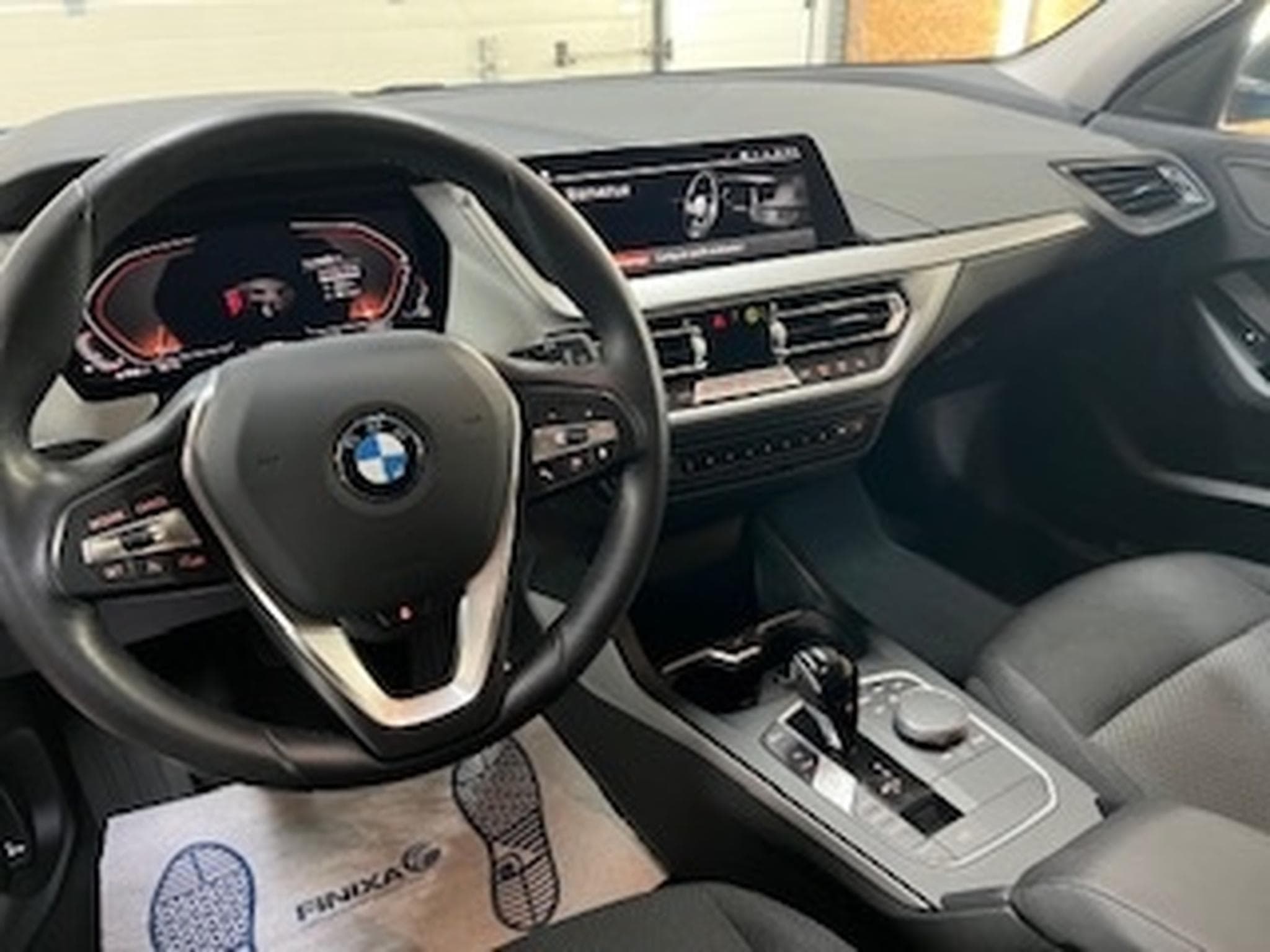 BMW 118 IA Business Edition Automatique (2023) - Photo 11