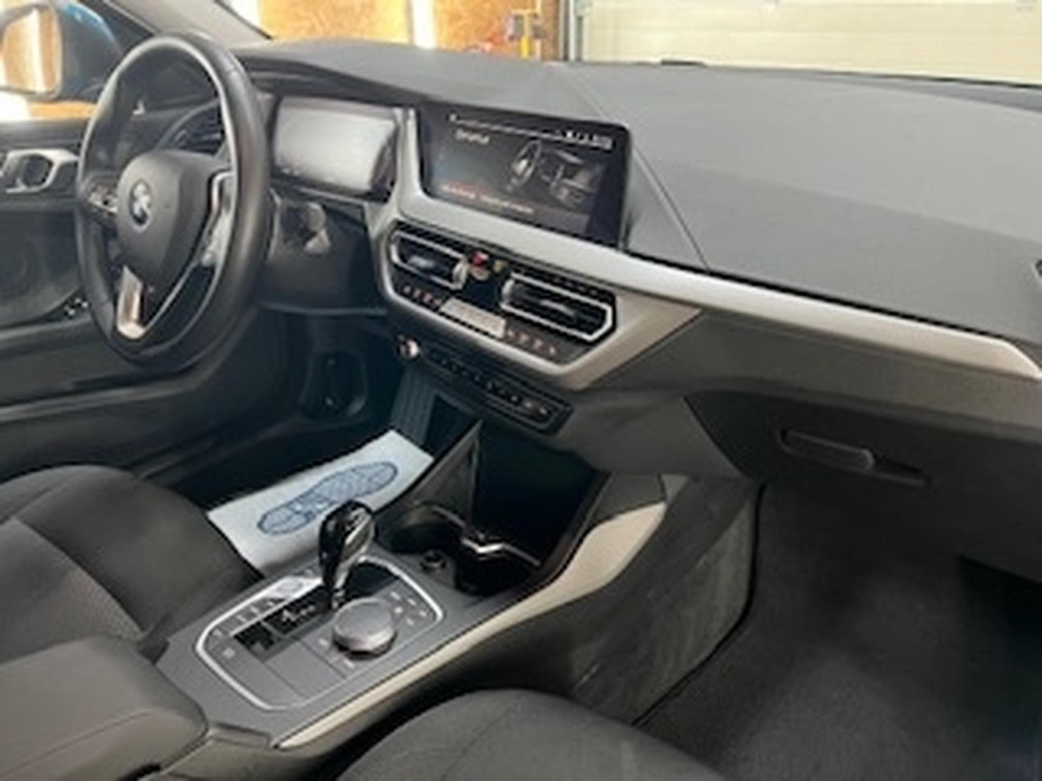 BMW 118 IA Business Edition Automatique (2023) - Photo 9
