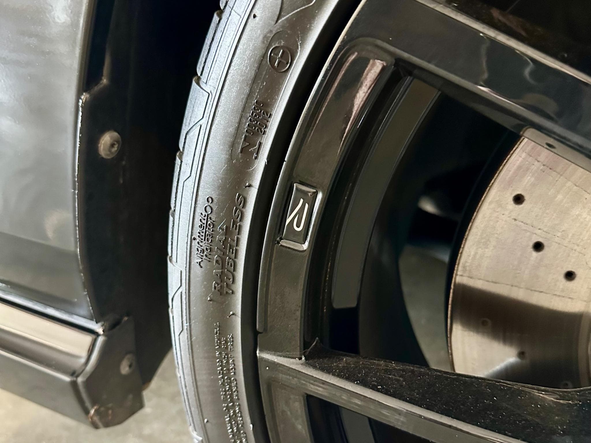 VW Golf Golf R – Série Spéciale “20 Years” (2024) - Photo 14