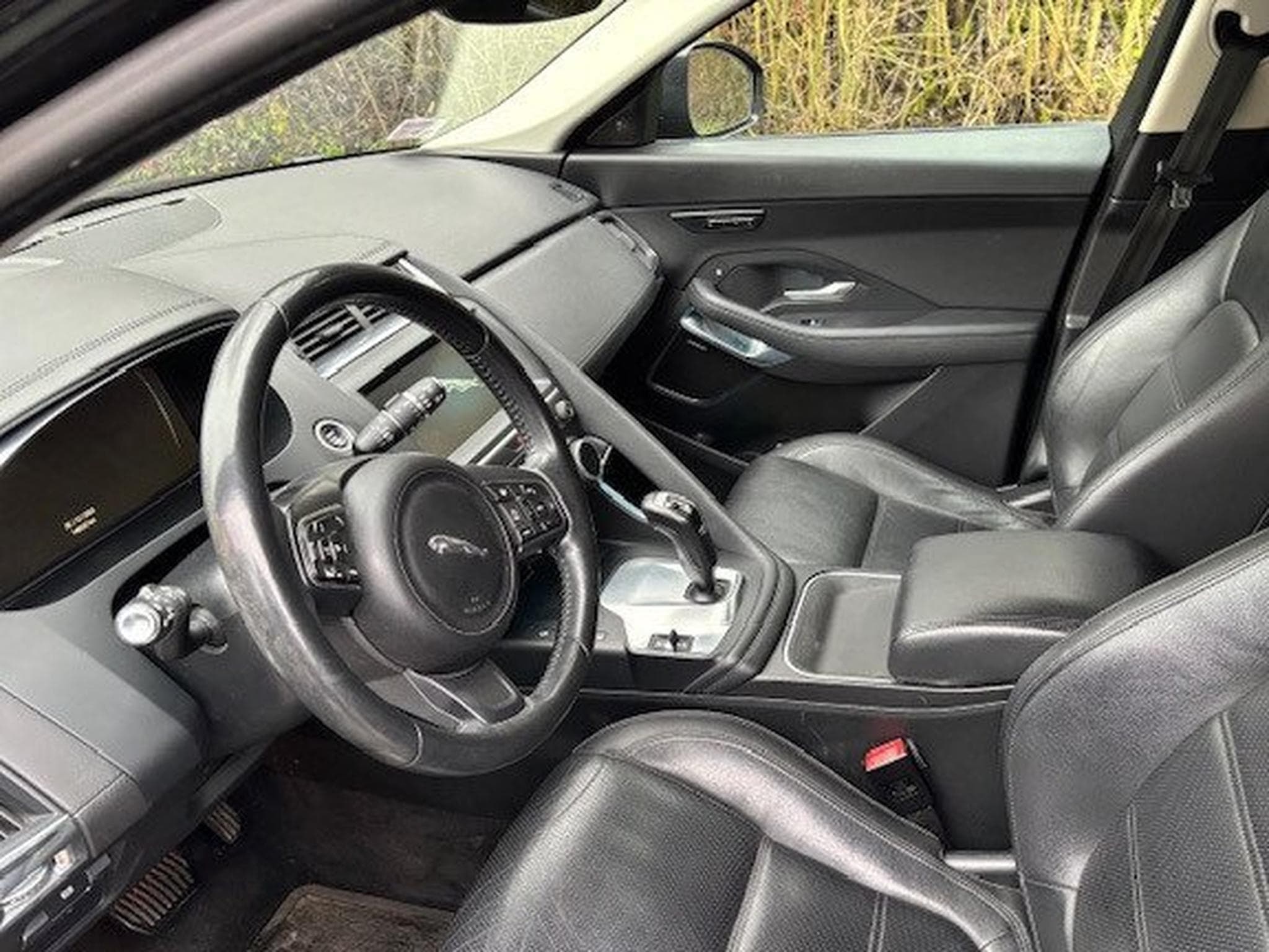 Jaguar E-Pace 250P R-Design (2018) - Photo 7