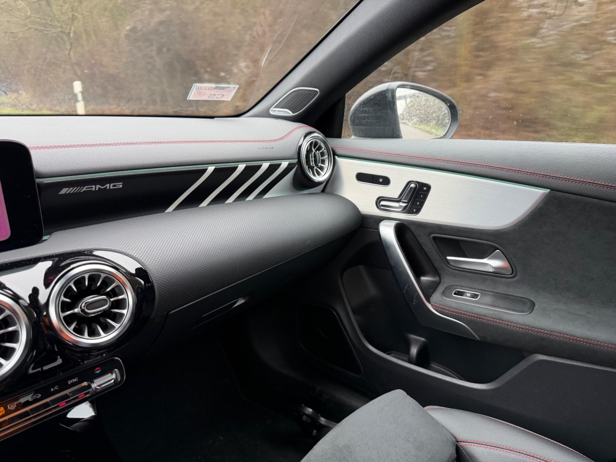 Mercedes CLA 45 AMG Shooting brake 4 matic+ (2023) - Photo 6