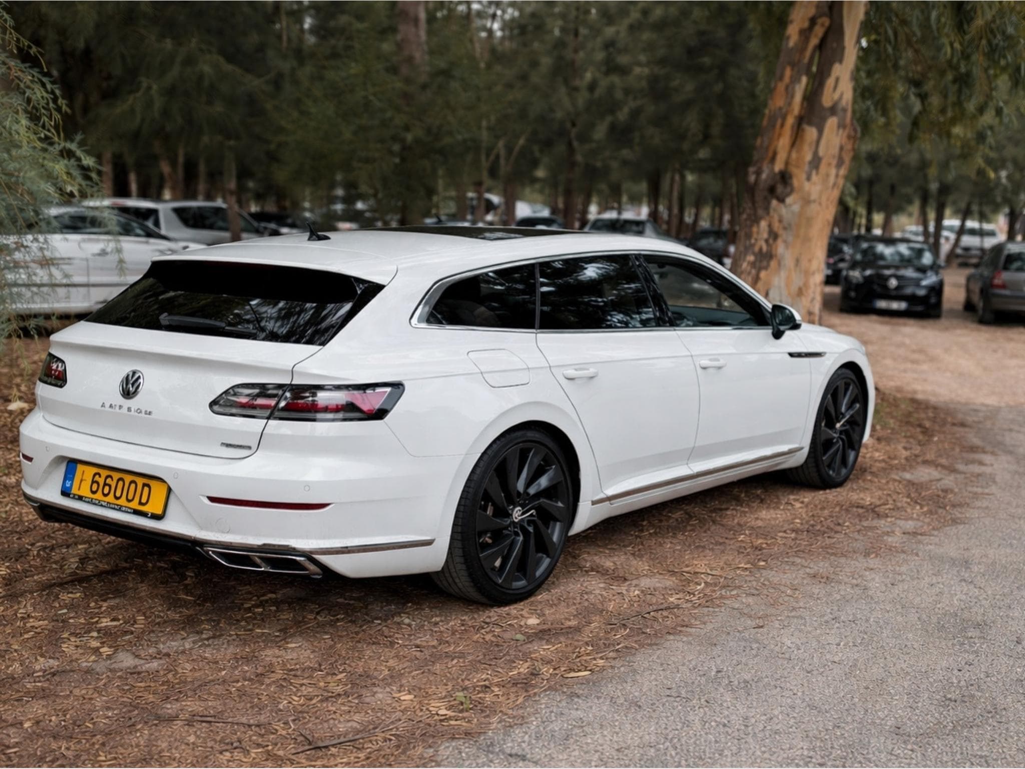 VW Arteon Shooting Brake 2.0 Tdi 200 R-Line 4Motio (2021) - Photo 2