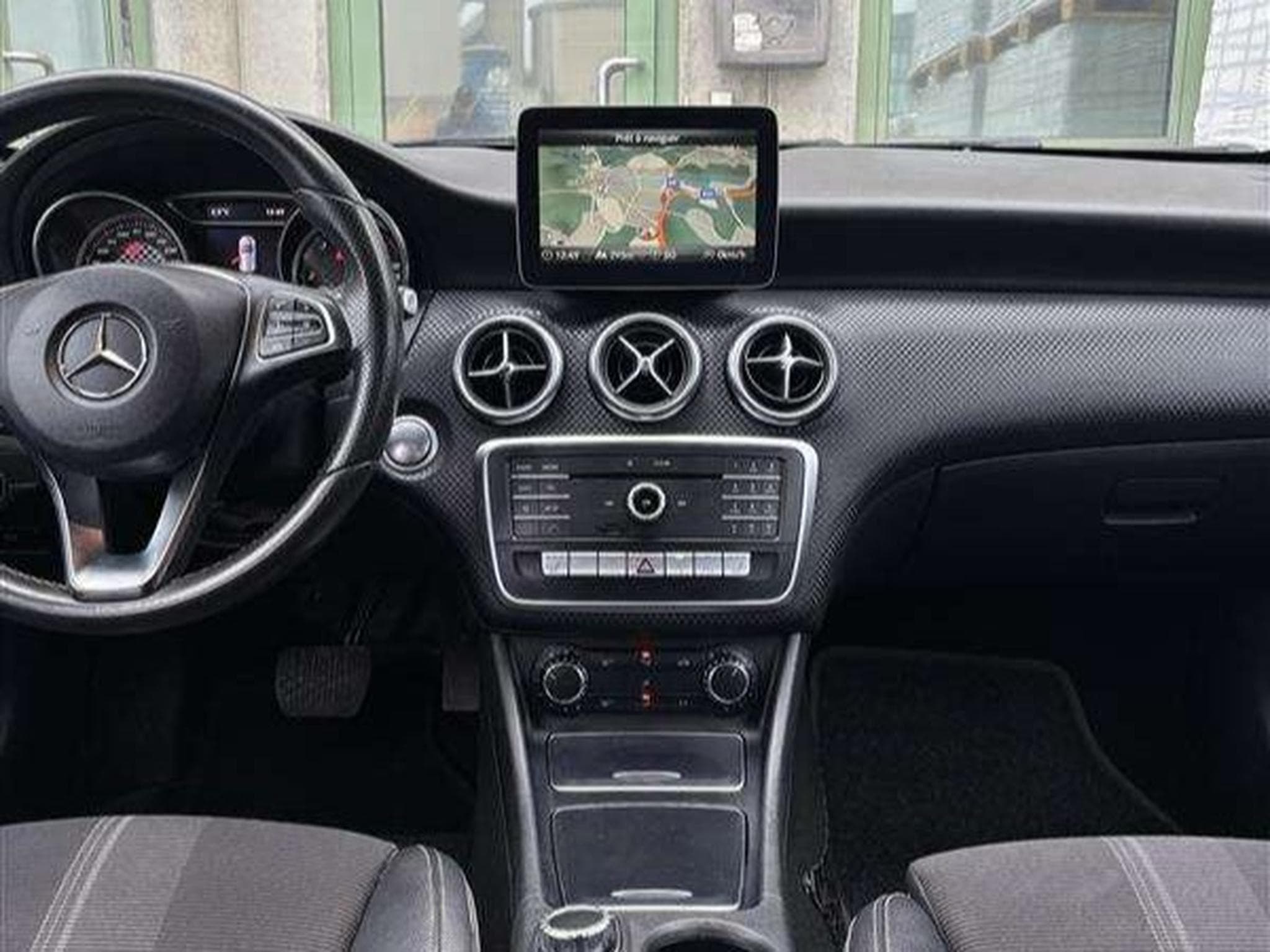 Mercedes Classe A 200 D - 7G DCT Inspiration edition (2017) - Photo 3