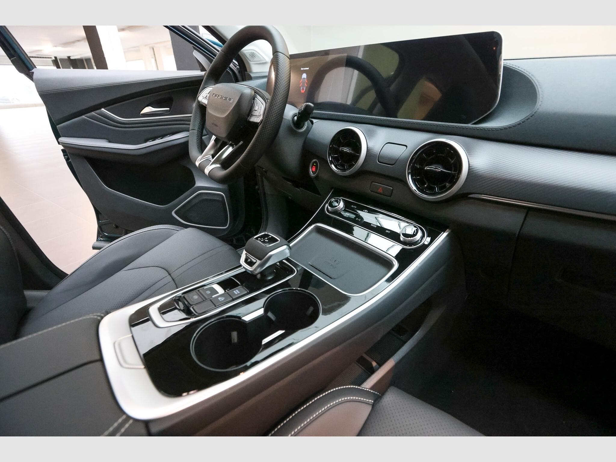 Forthing T5 EVO 1.5 TURBO AUTO FULL OPTIONS (2026) - Photo 12