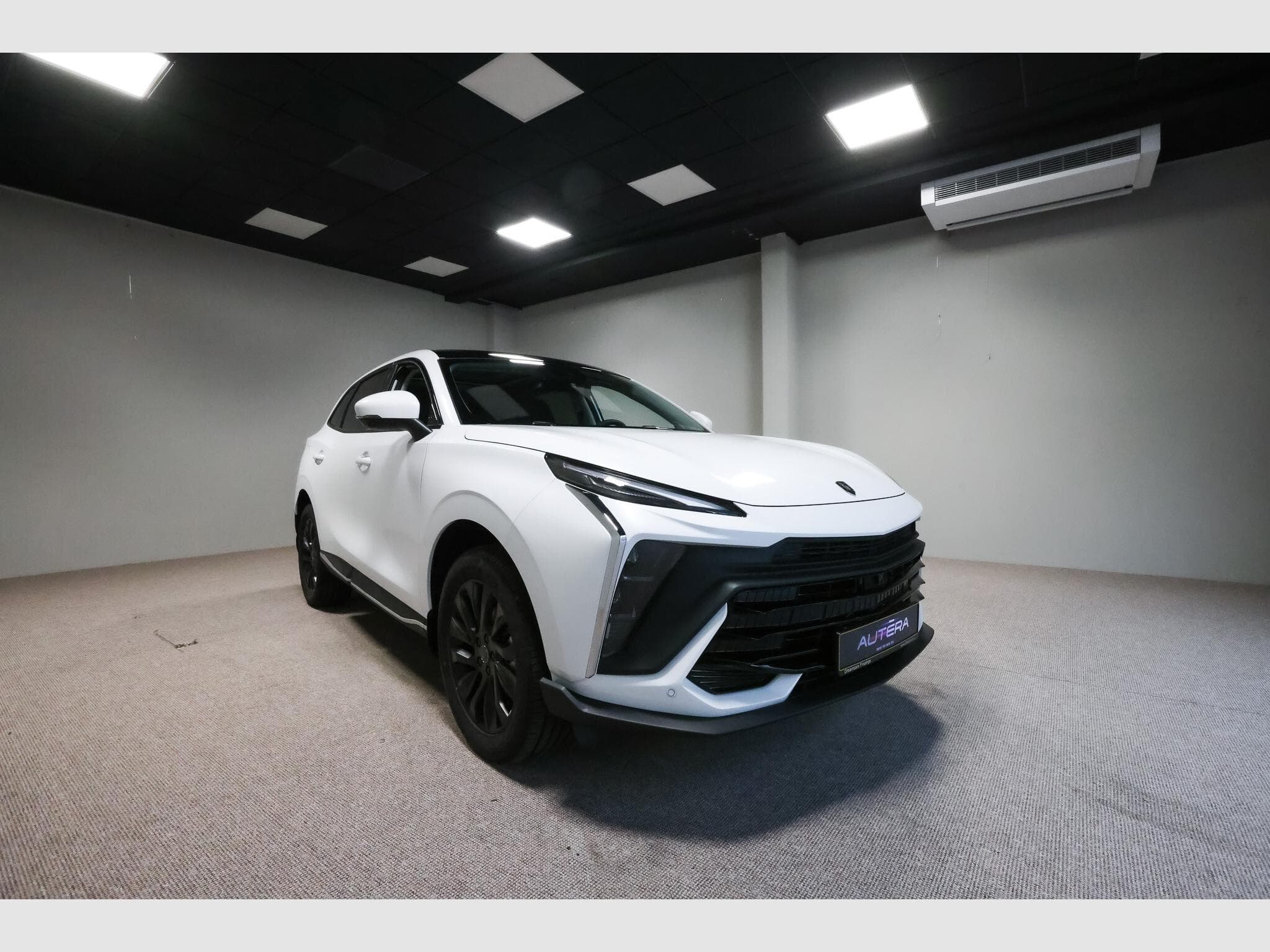 Forthing T5 EVO 1.5 HEV FULL HYBRID (2026) - Photo 1
