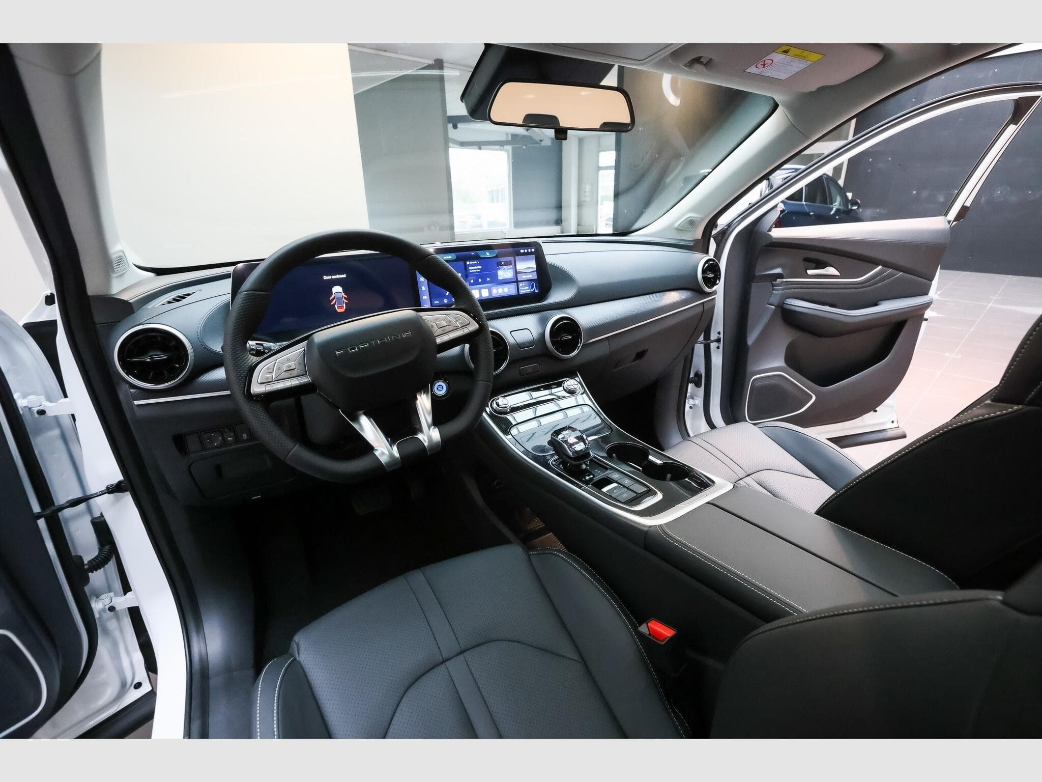 Forthing T5 EVO 1.5 HEV FULL HYBRID (2026) - Photo 7