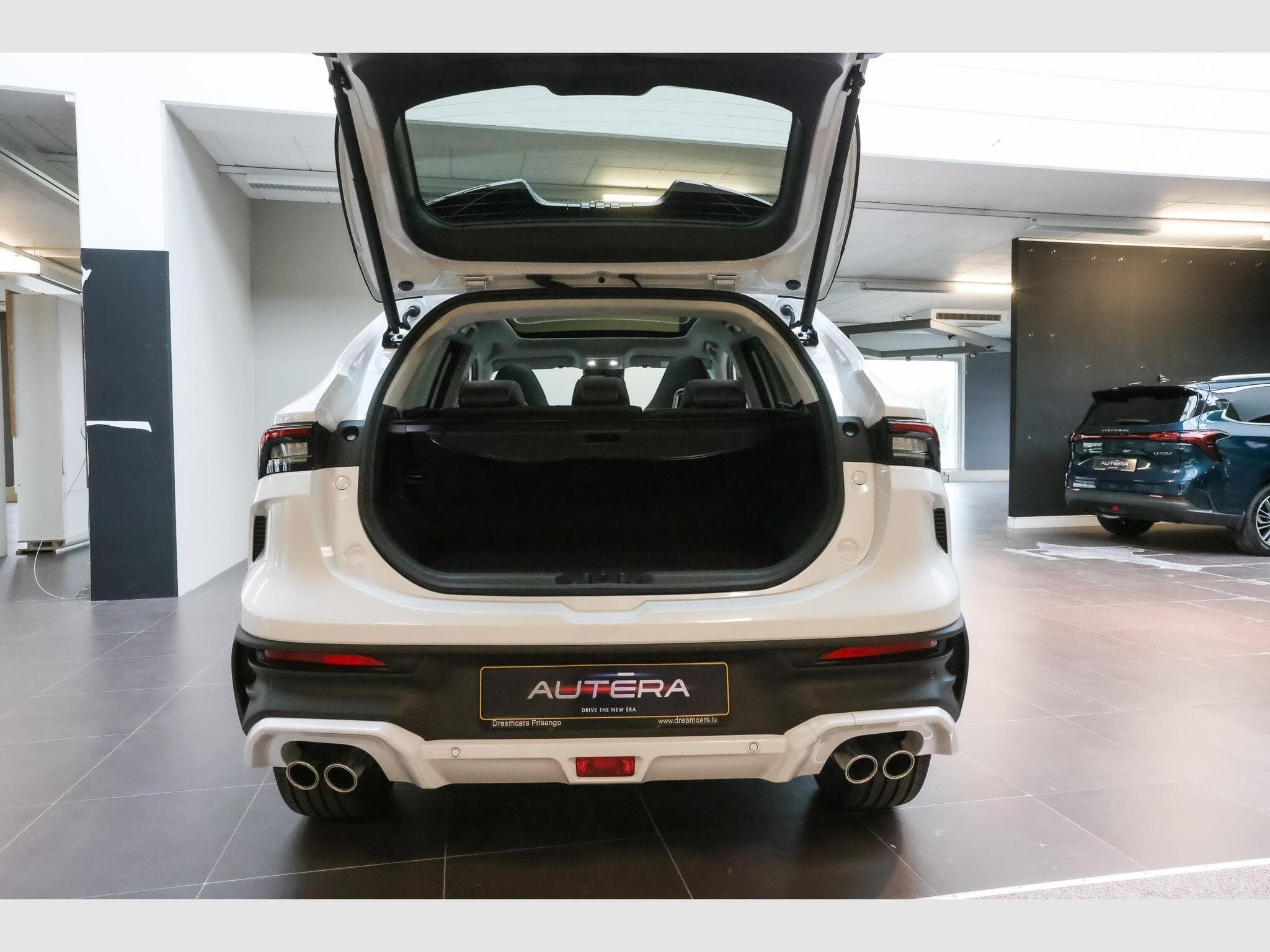 Forthing T5 EVO 1.5 HEV FULL HYBRID (2026) - Photo 6