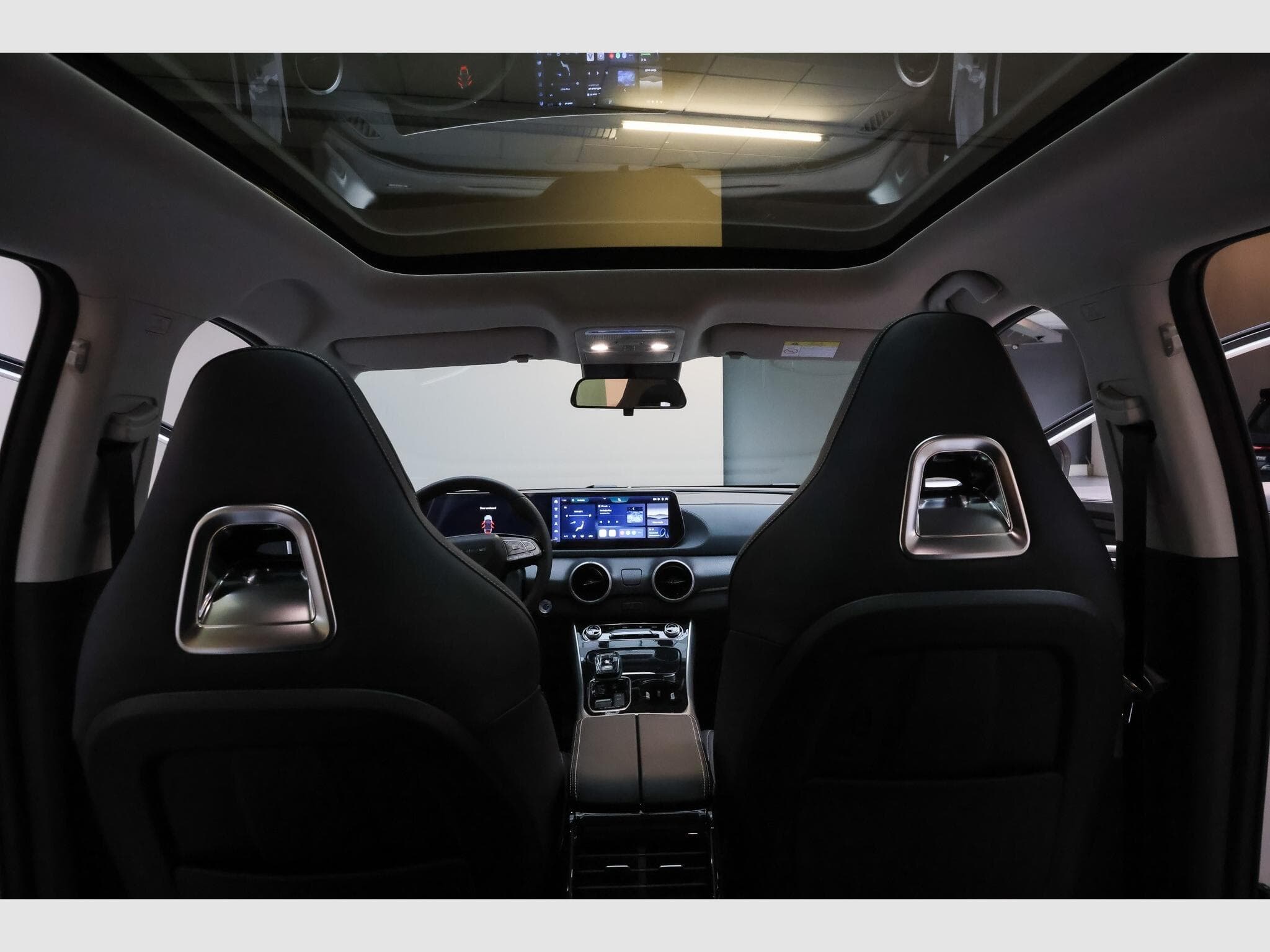Forthing T5 EVO 1.5 HEV FULL HYBRID (2026) - Photo 11