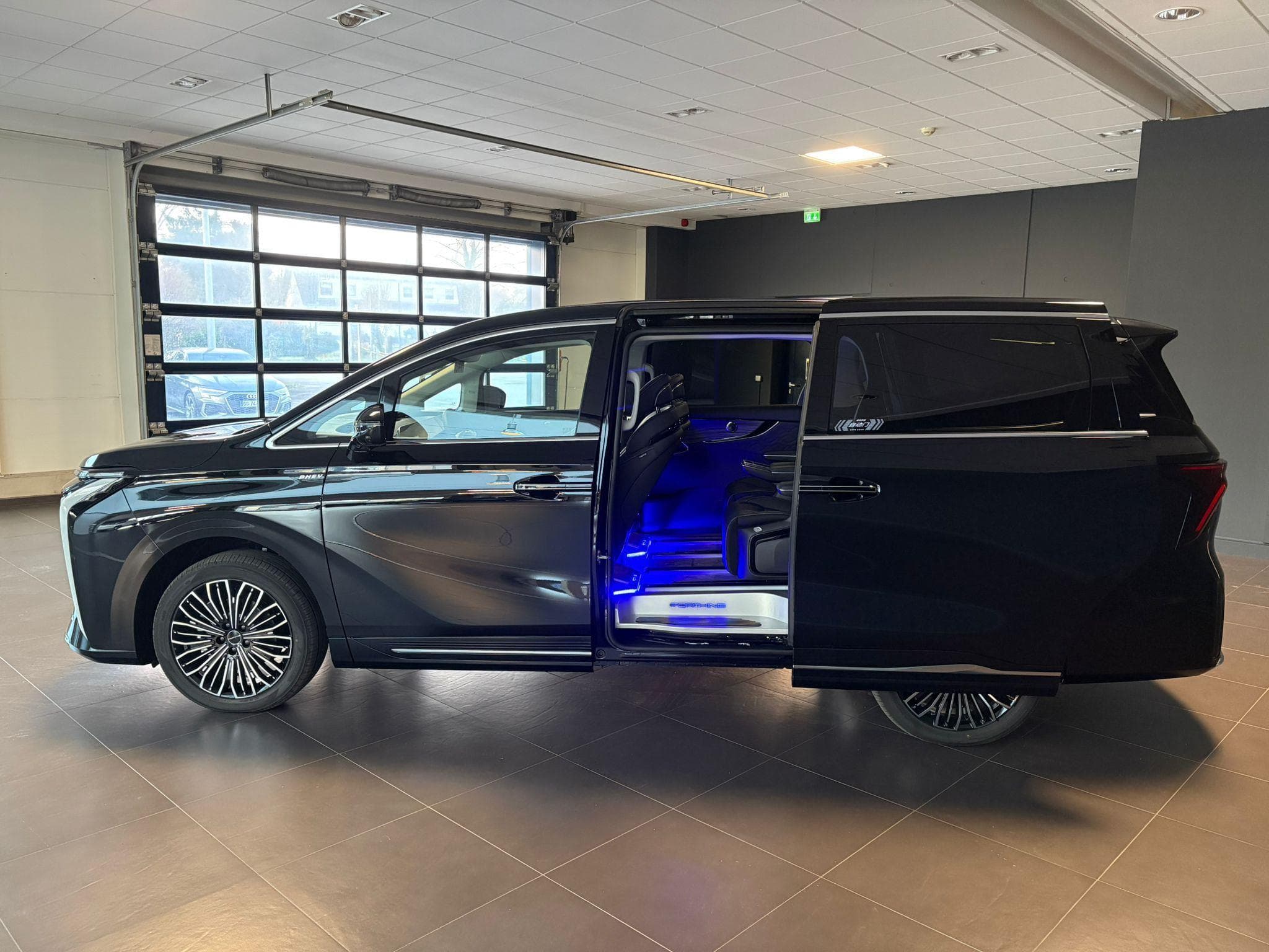 Forthing 9 1.5 PHEV 7 PLACES FULL HYBRID (2026) - Photo 4