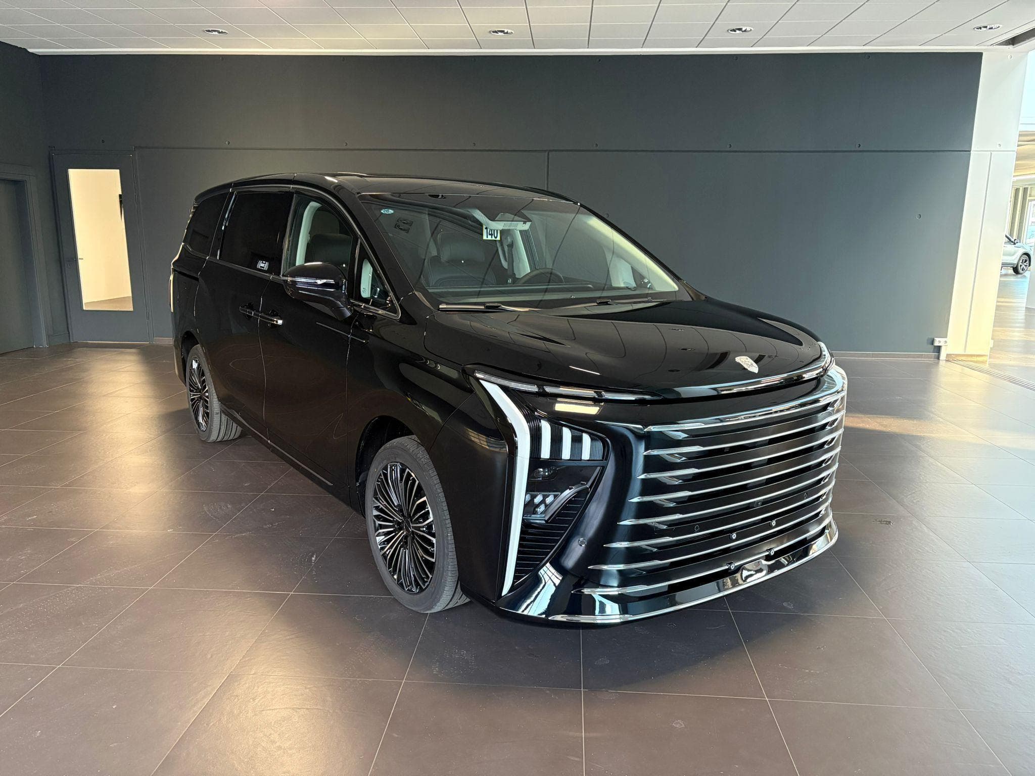 Forthing 9 1.5 PHEV 7 PLACES FULL HYBRID (2026) - Photo 1