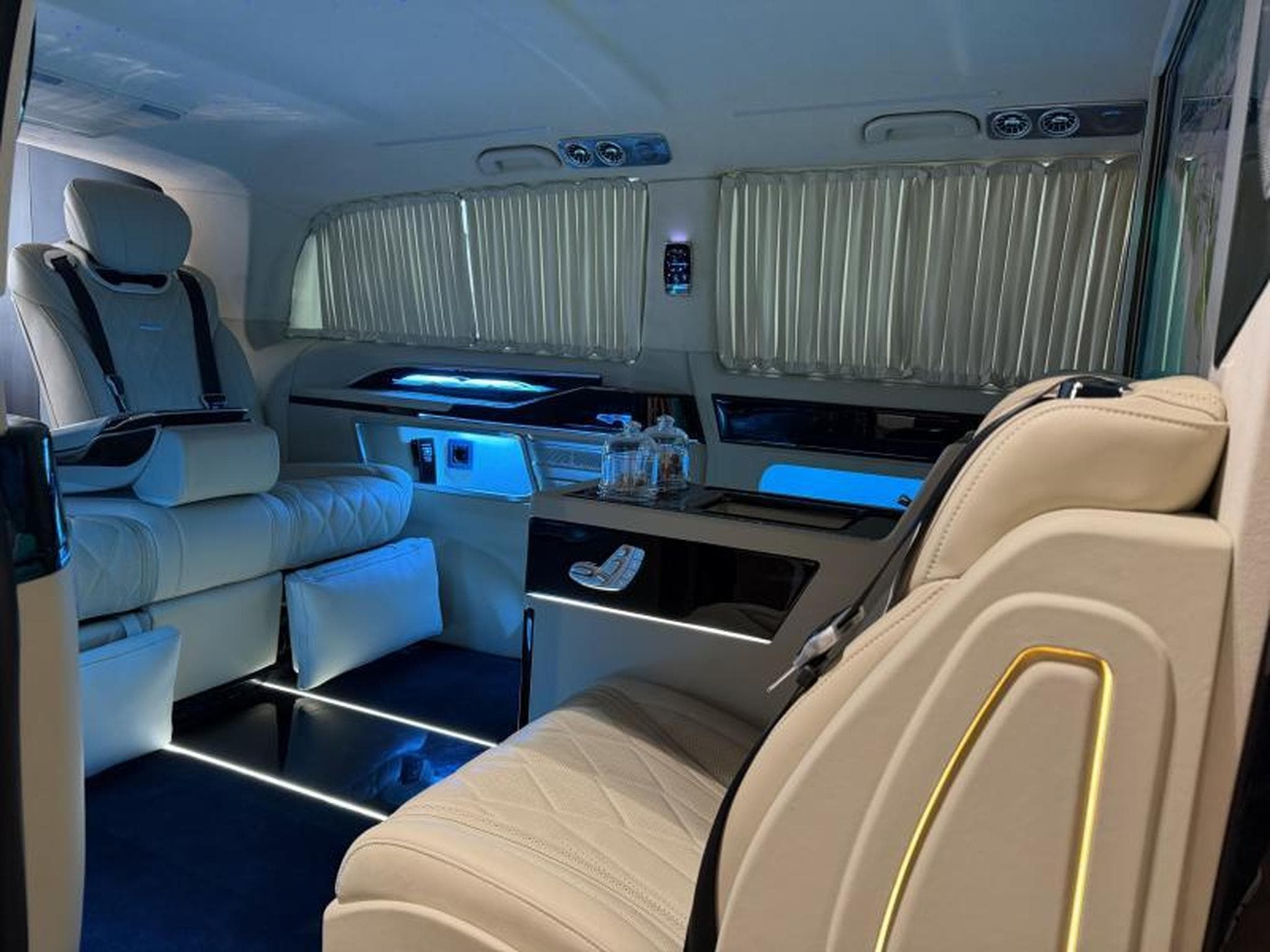 Mercedes Vito Vito VIP CDI extra-long (2023) - Photo 2