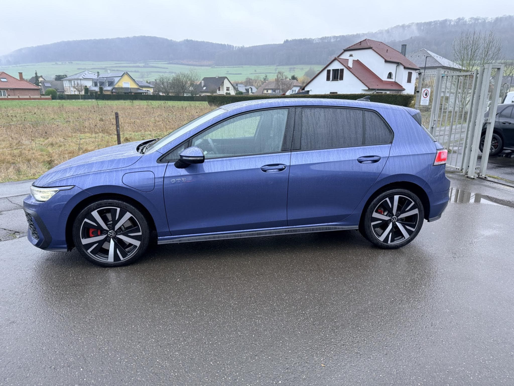 VW Golf GTE 1.5 eHybrid 130 kW / 177 CV Boîte à double embrayage 6 v (2025) - Photo 3