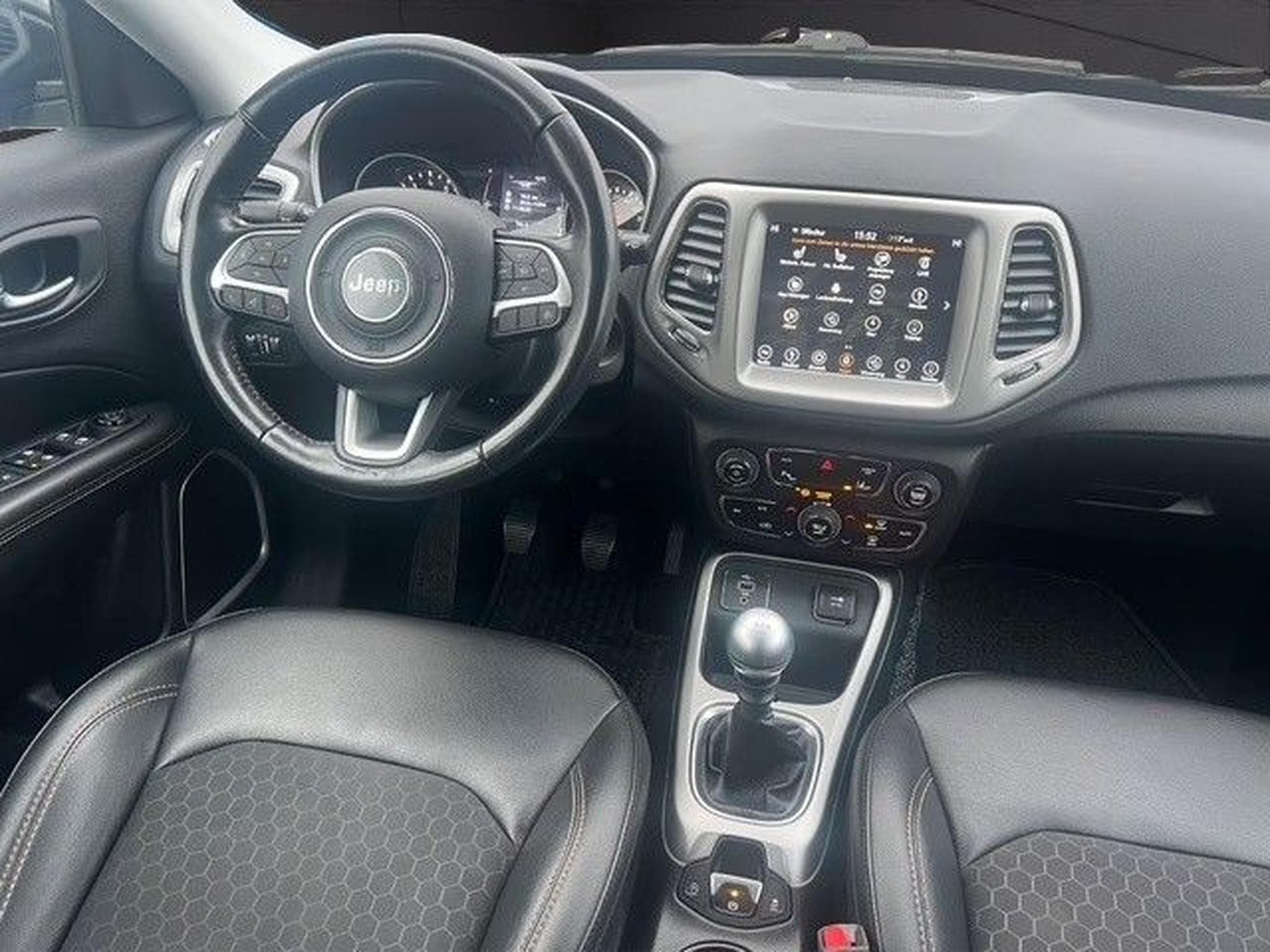 Jeep Compass Compass Longitude SHZ, KLIMA,NAVI,RFK,LH,ESP,GRA (2019) - Photo 11