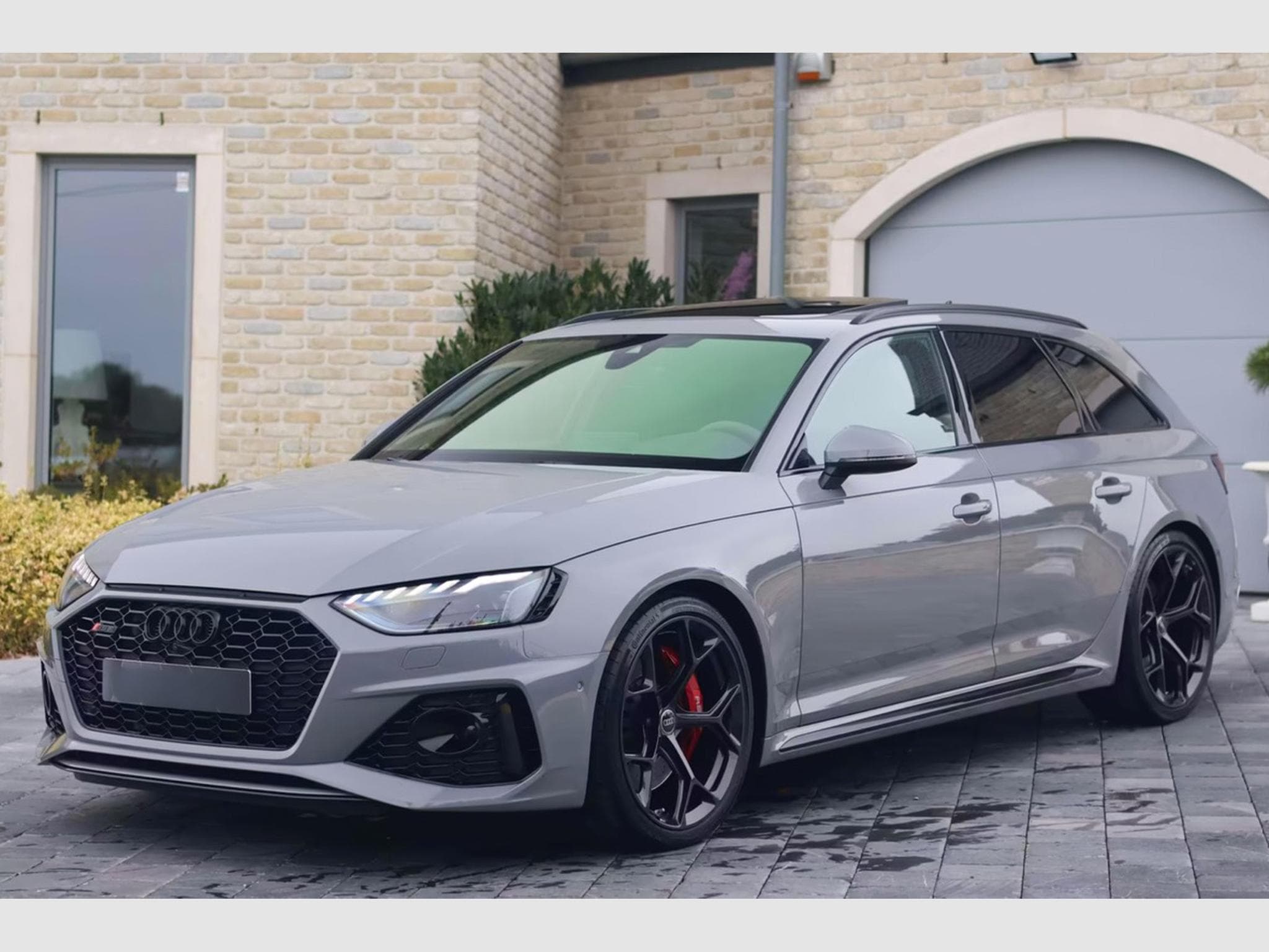 Audi RS4 Competition PLUS (2023) - Photo 1