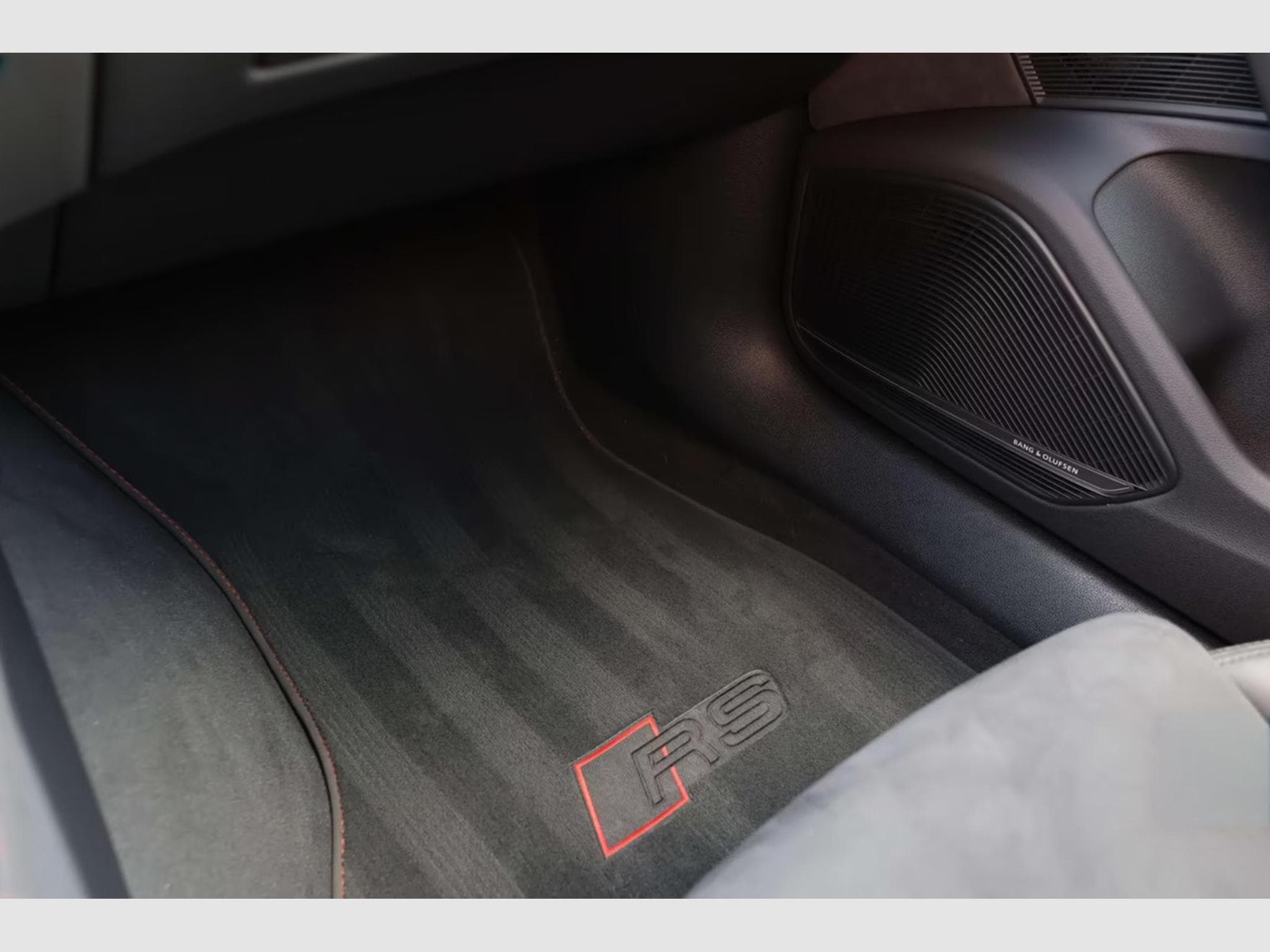 Audi RS4 Competition PLUS (2023) - Photo 11
