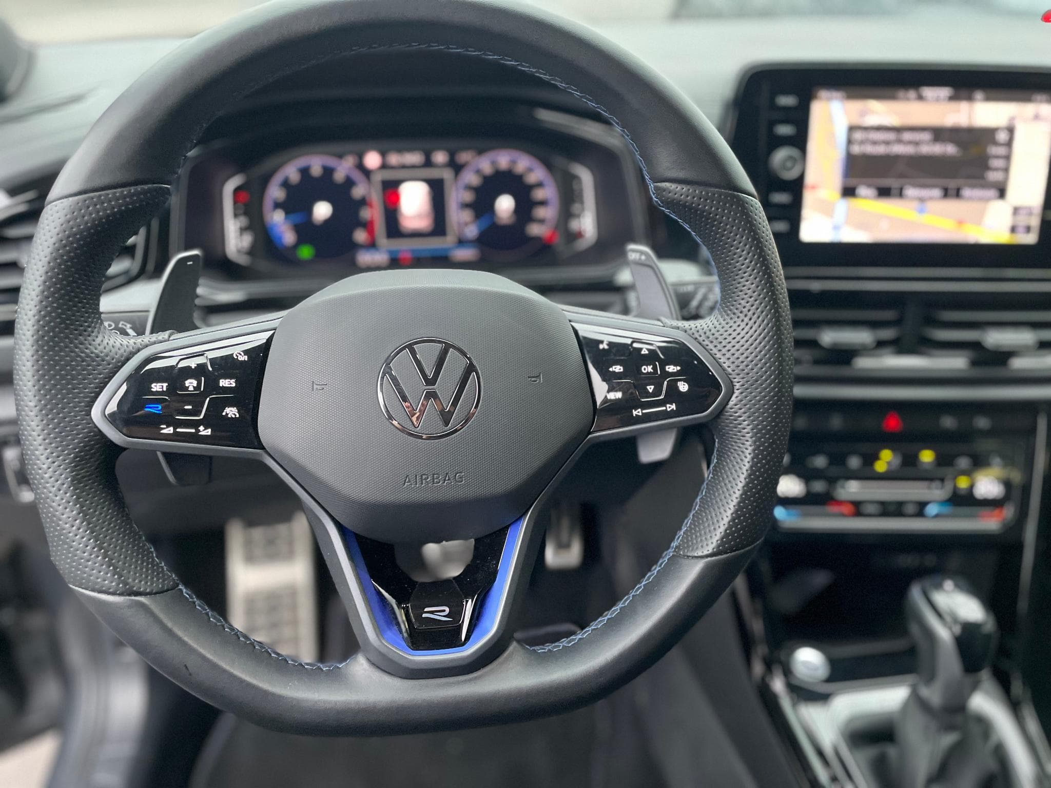 VW T-Roc 2.0 TSI R 4Motion DSG Akrapovic (2023) - Photo 8