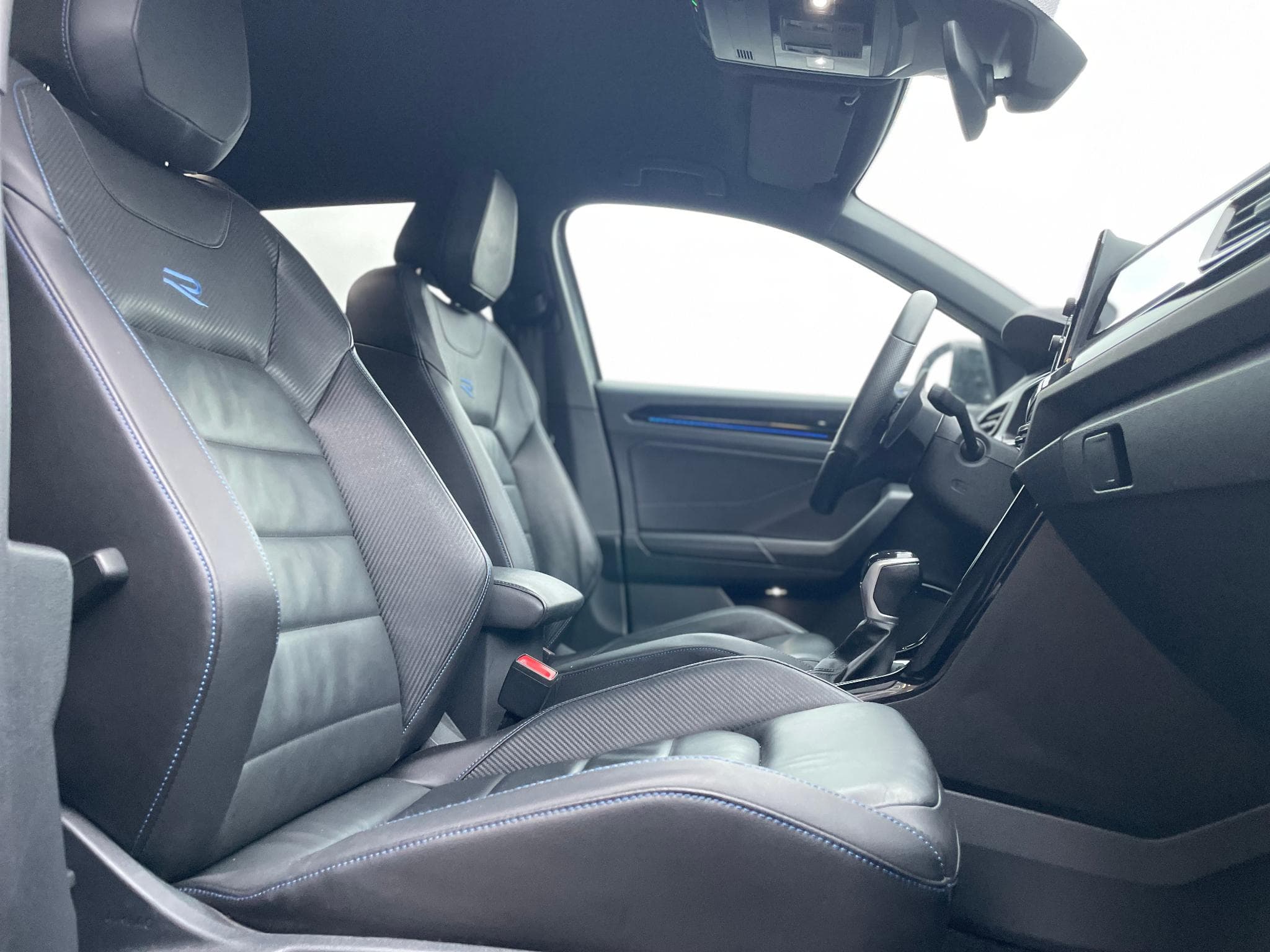 VW T-Roc 2.0 TSI R 4Motion DSG Akrapovic (2023) - Photo 4