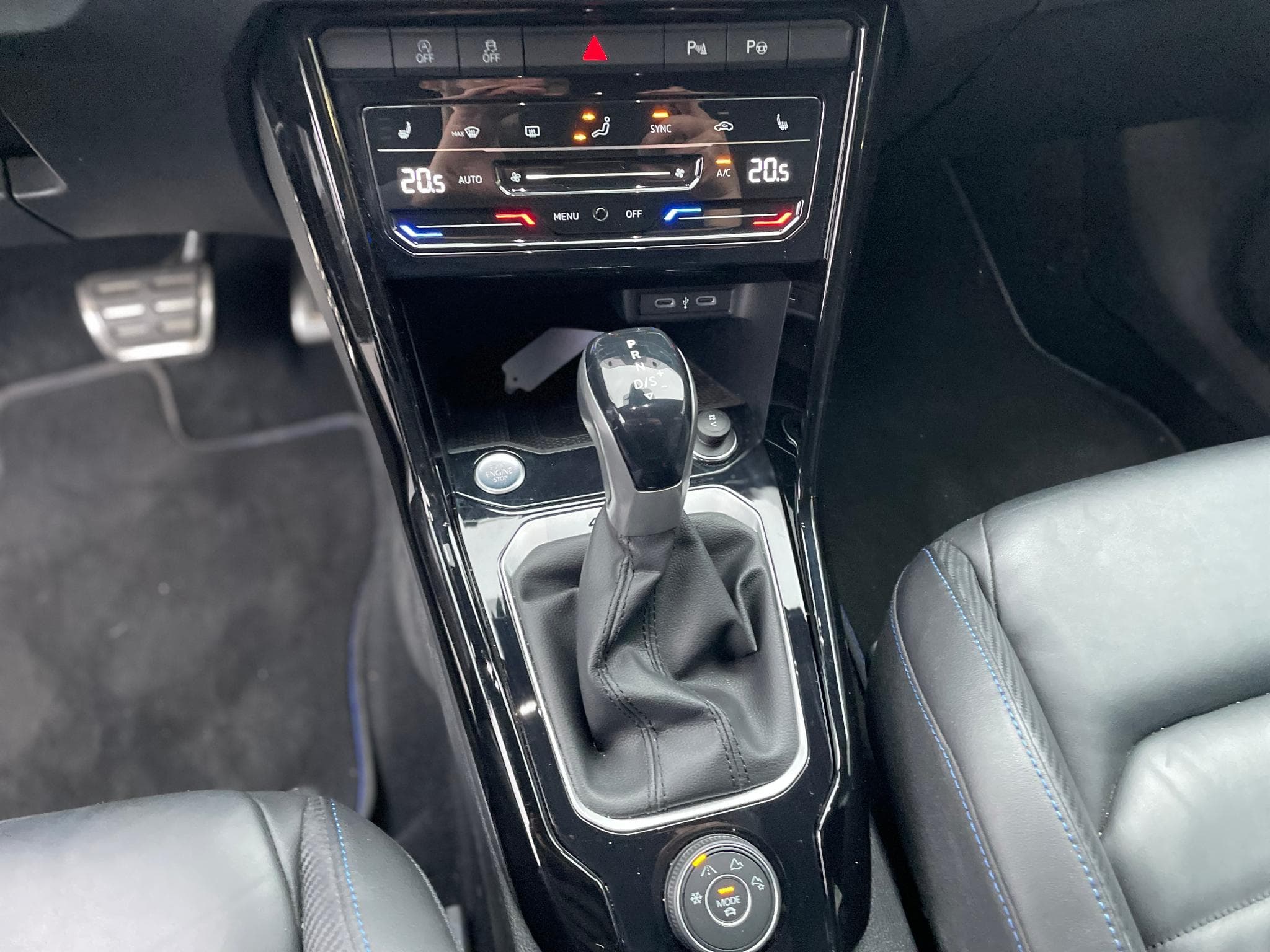VW T-Roc 2.0 TSI R 4Motion DSG Akrapovic (2023) - Photo 10