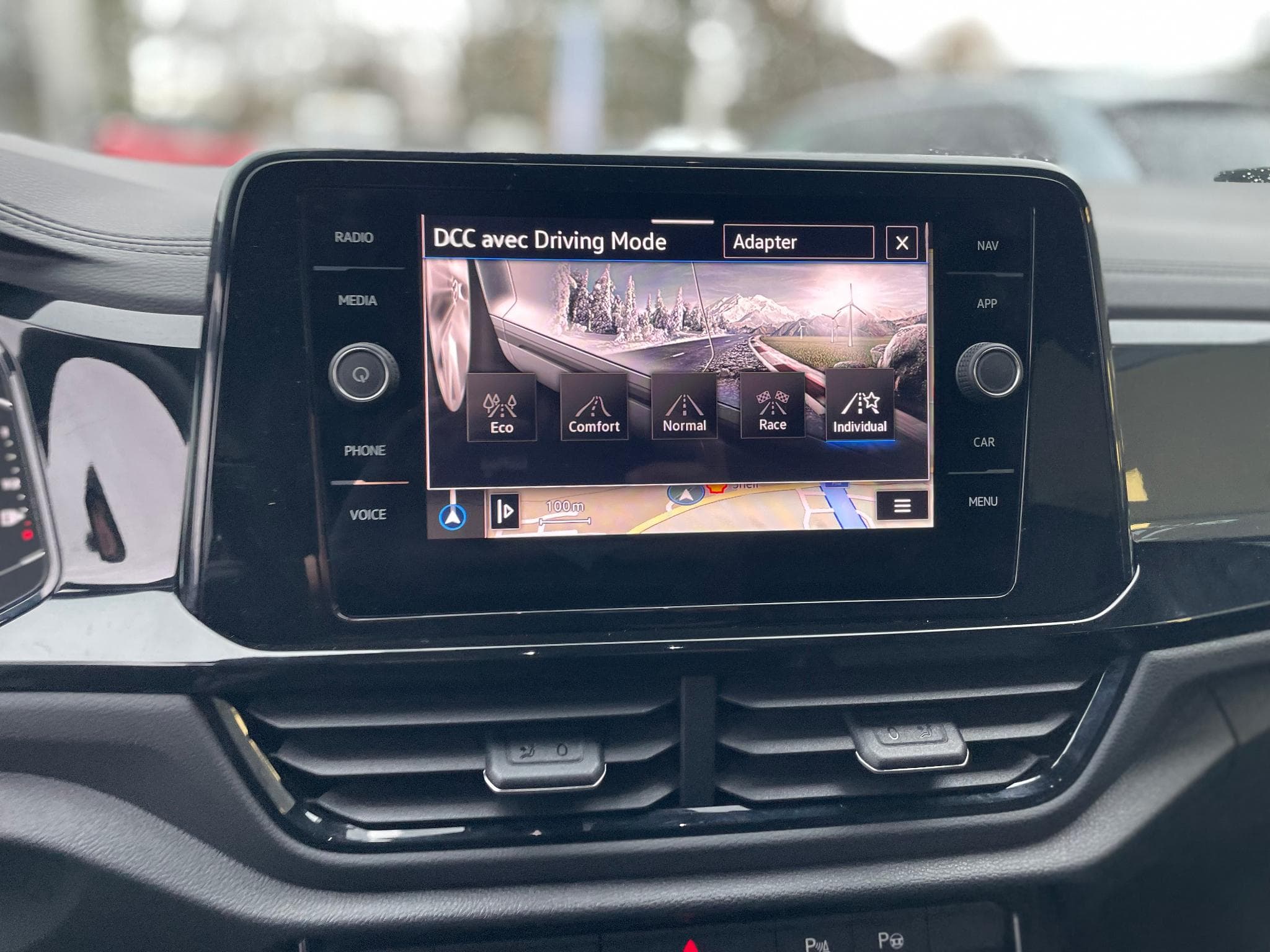 VW T-Roc 2.0 TSI R 4Motion DSG Akrapovic (2023) - Photo 12