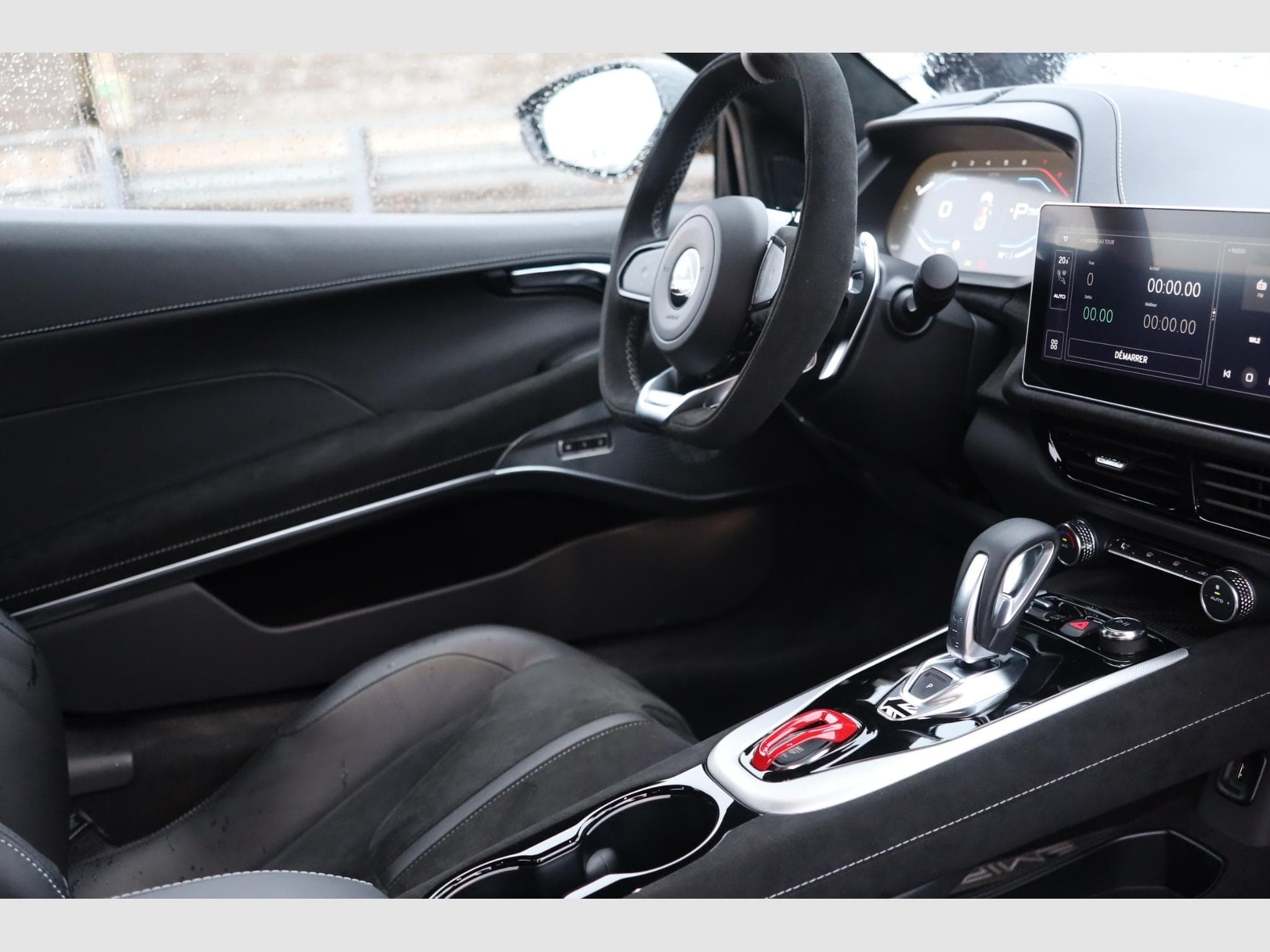 Lotus Emira Turbo SE (2025) - Photo 15