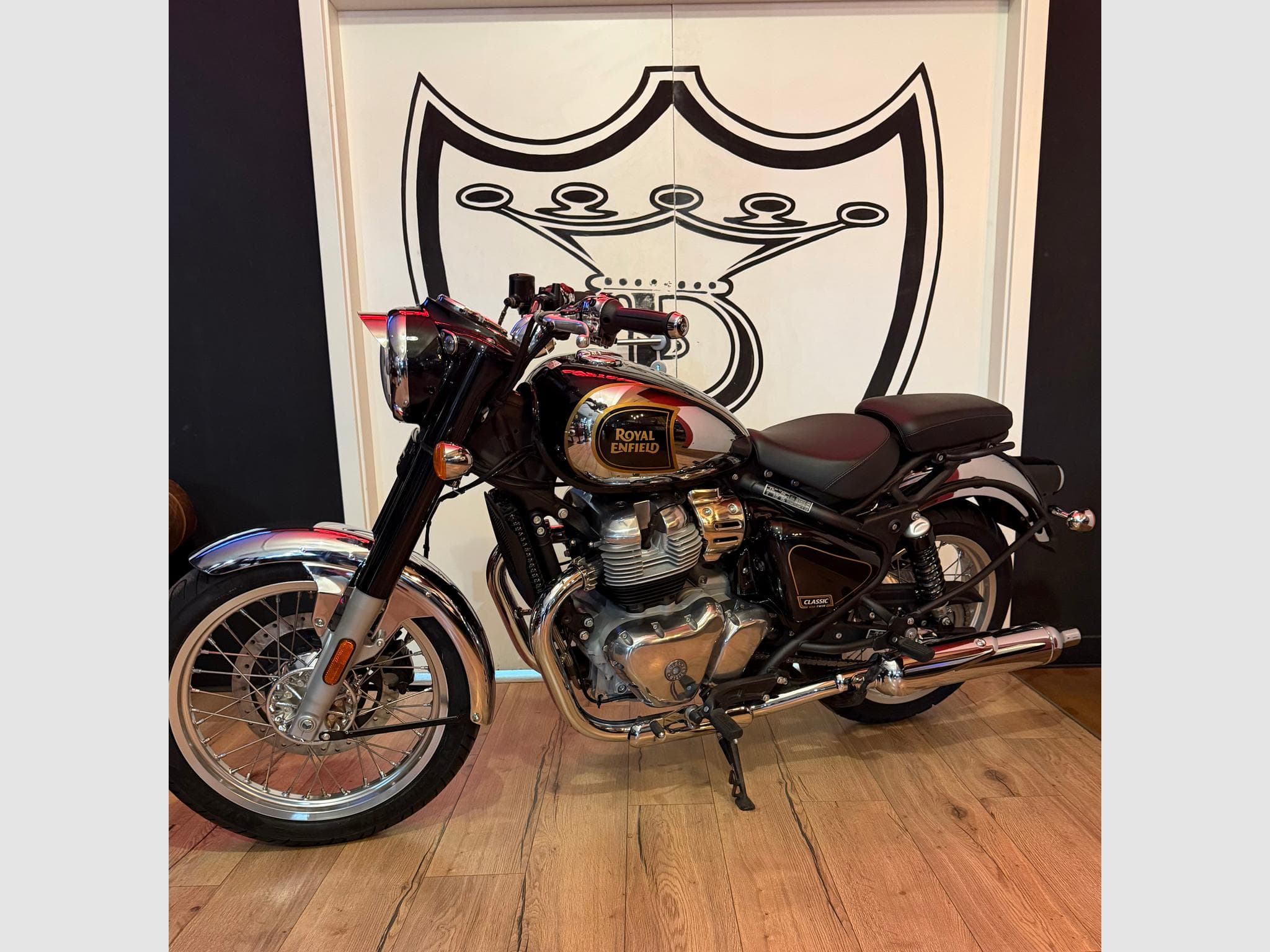 Royal Enfield Classic 650 BLACK CHROME (2026) - Photo 5