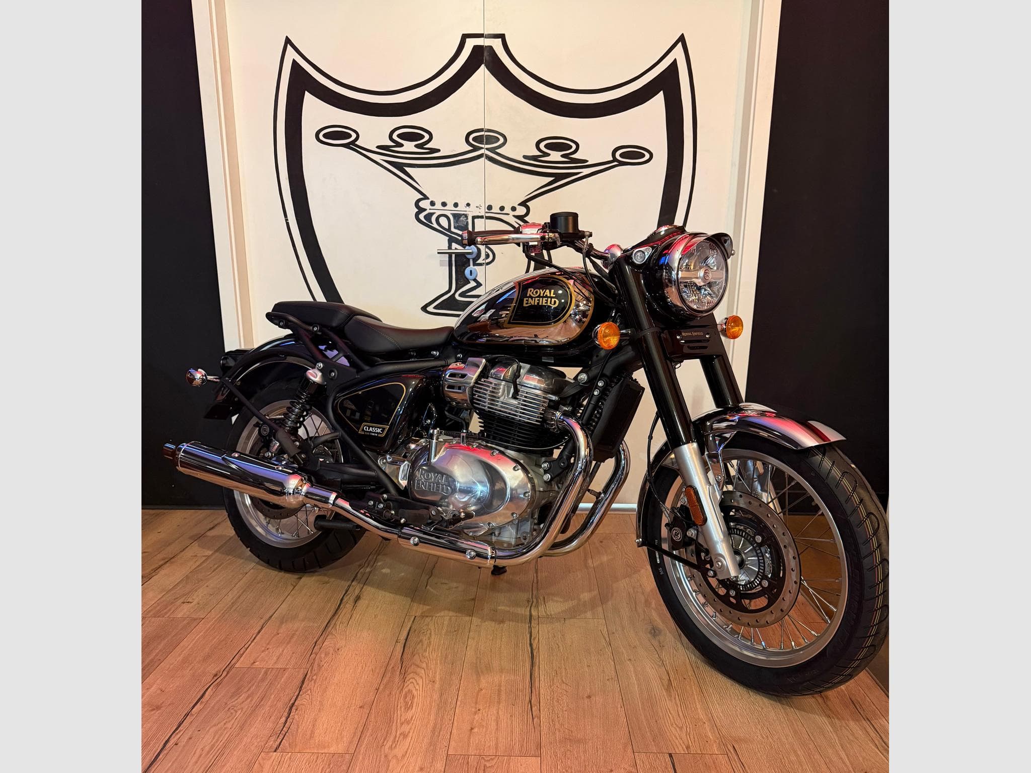 Royal Enfield Classic 650 BLACK CHROME (2026) - Photo 2