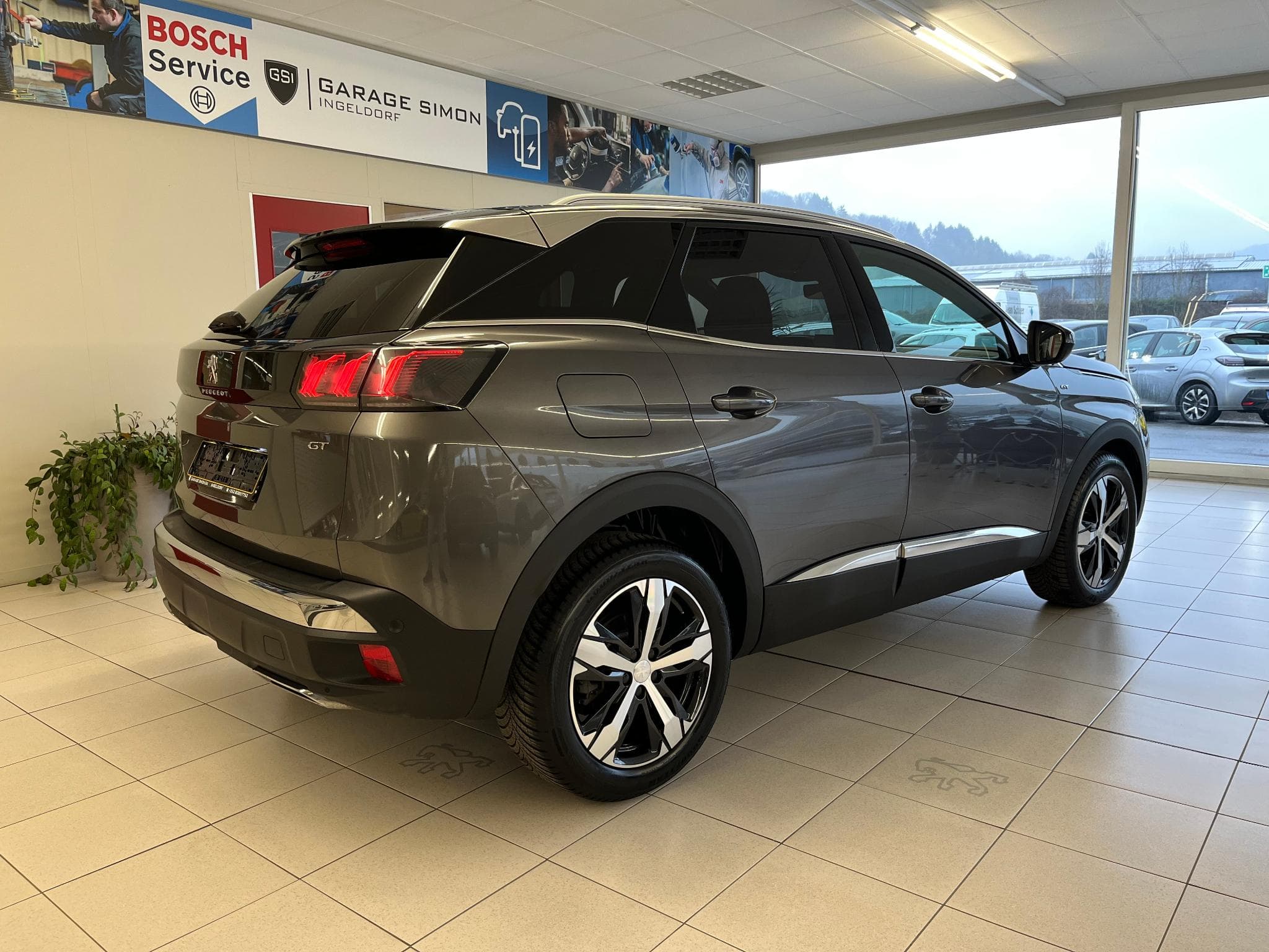Peugeot 3008 GT 1.2 130 eat8 (2024) - Photo 2