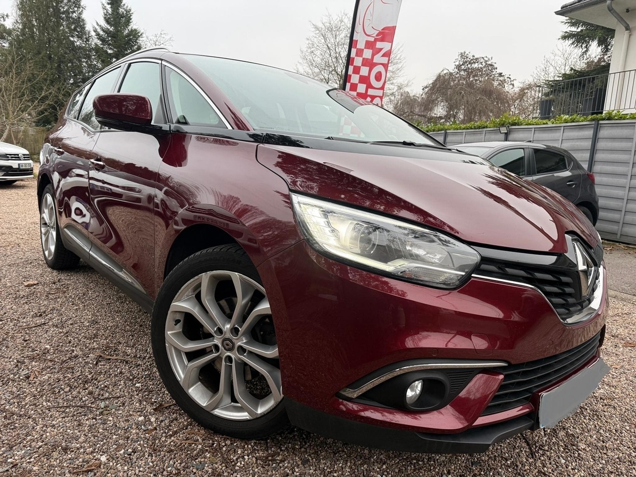 Renault Grand Scenic 1.3 TCE 115 INTENS 5 PL (2020) - Photo 3