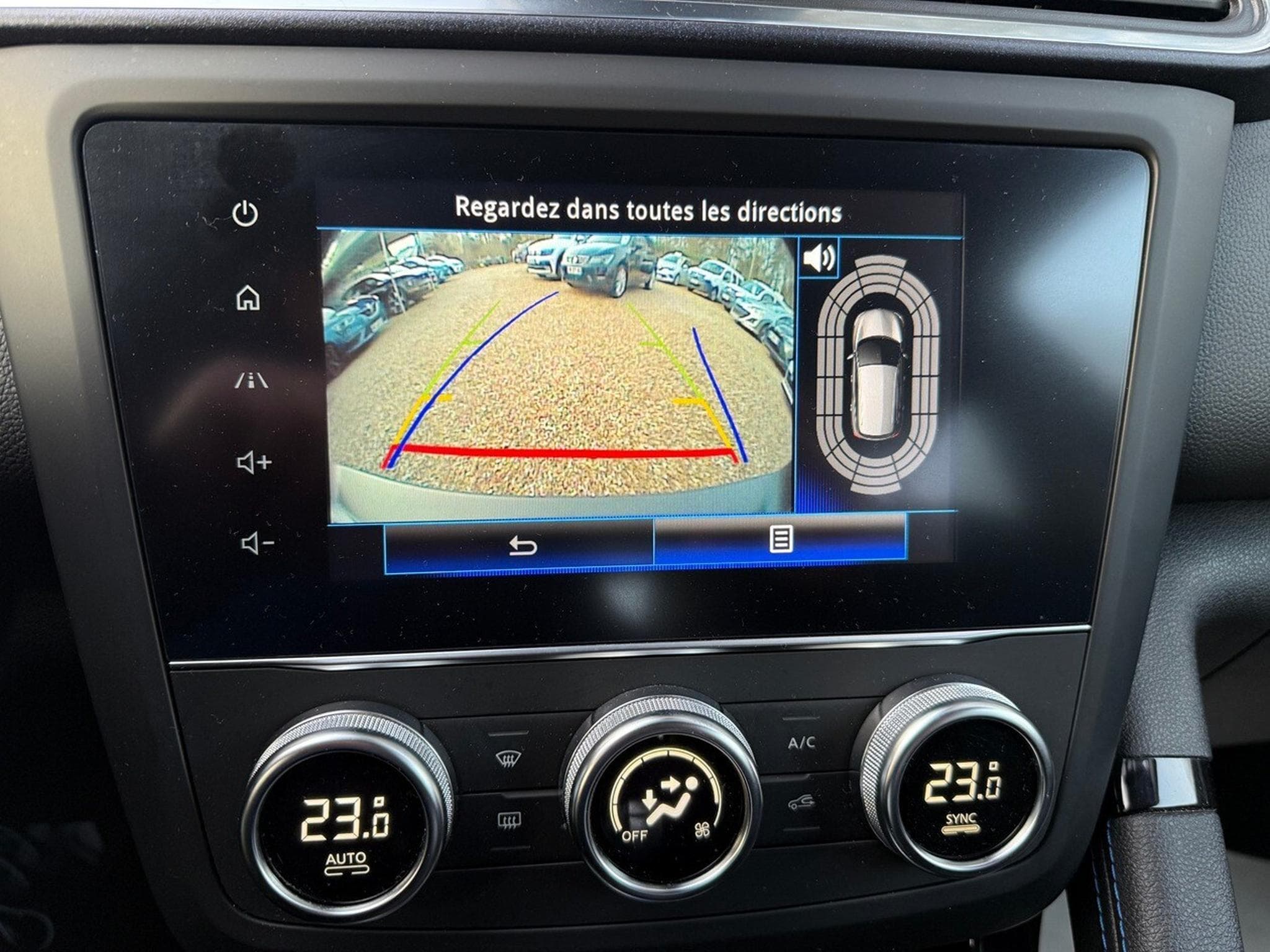 Renault Kadjar 1.5 Blue dCi 115ch Wave EDC (2019) - Photo 8