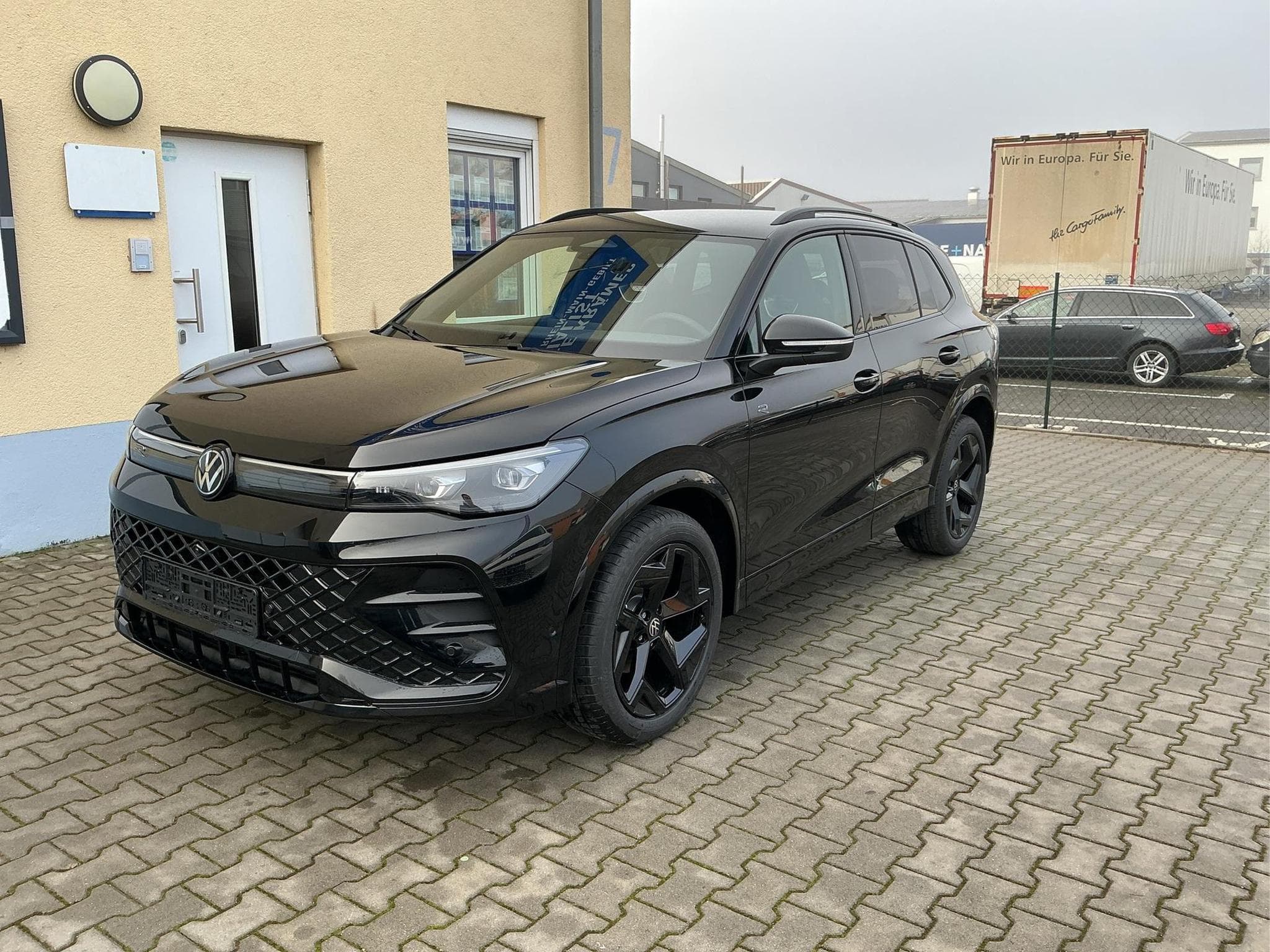 VW Tiguan R-Line Black Style (2026) - Photo 1