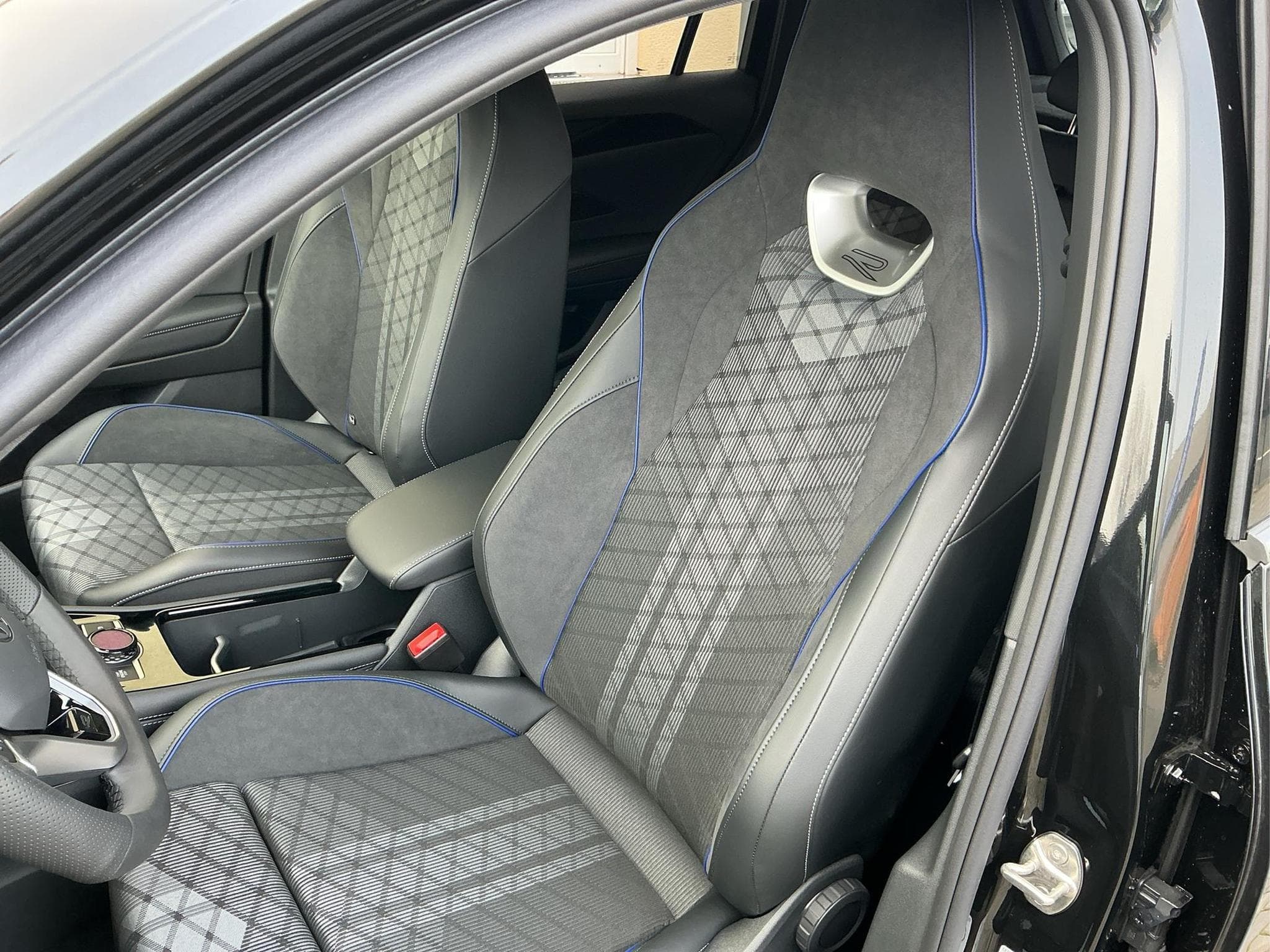 VW Tiguan R-Line Black Style (2026) - Photo 11