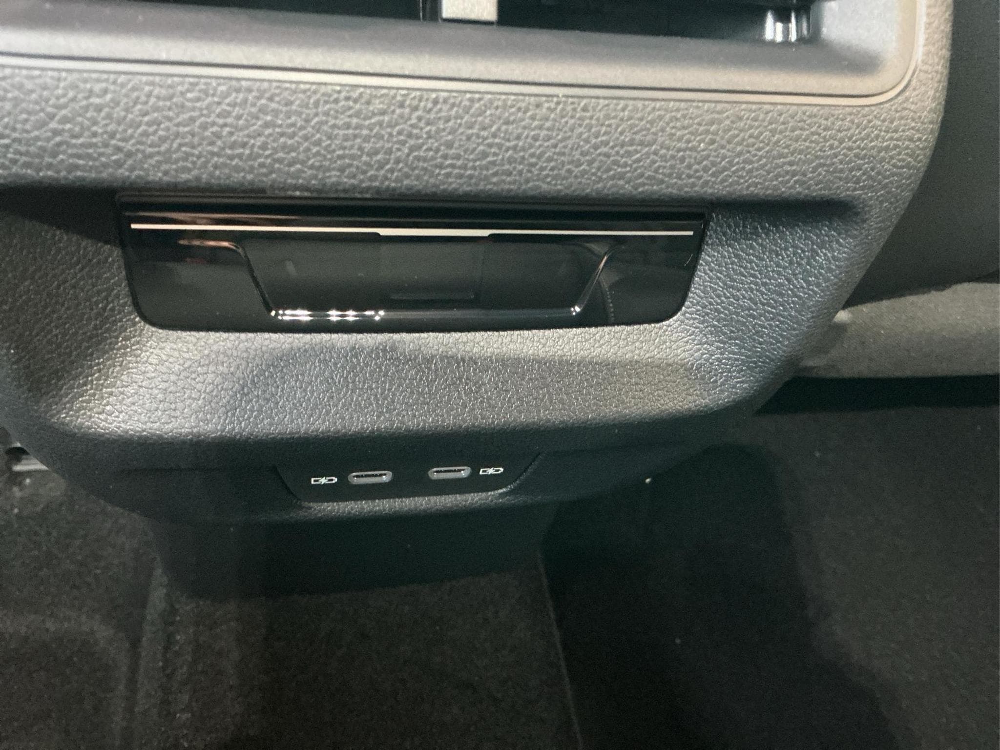 VW Tiguan R-Line Black Style (2026) - Photo 18