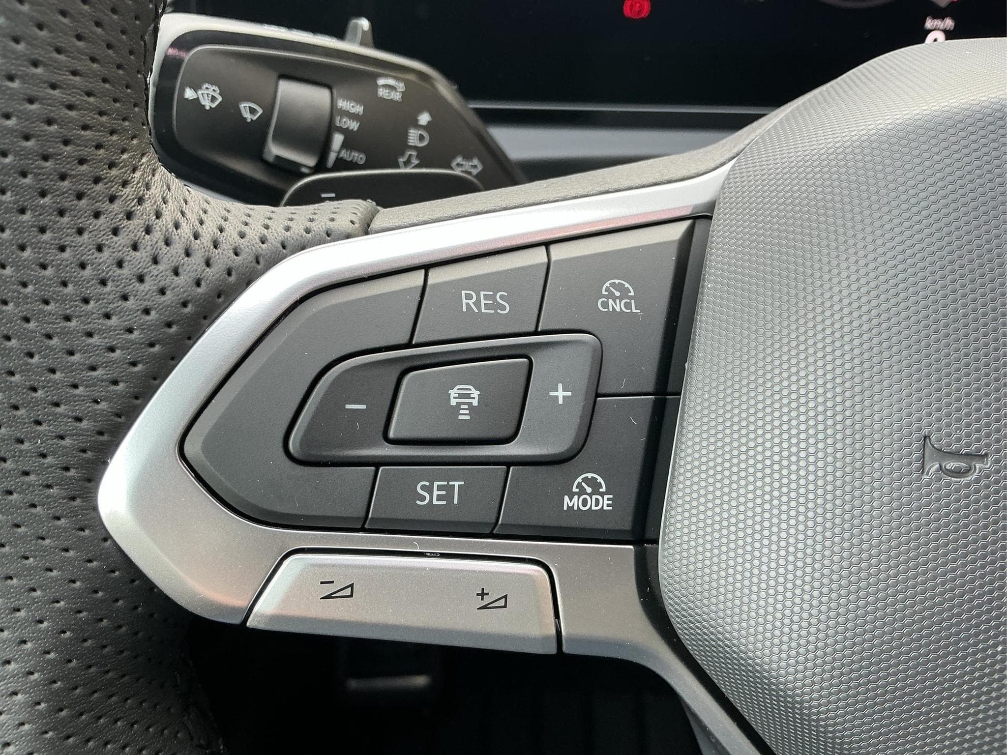 VW Tiguan R-Line Black Style (2026) - Photo 23