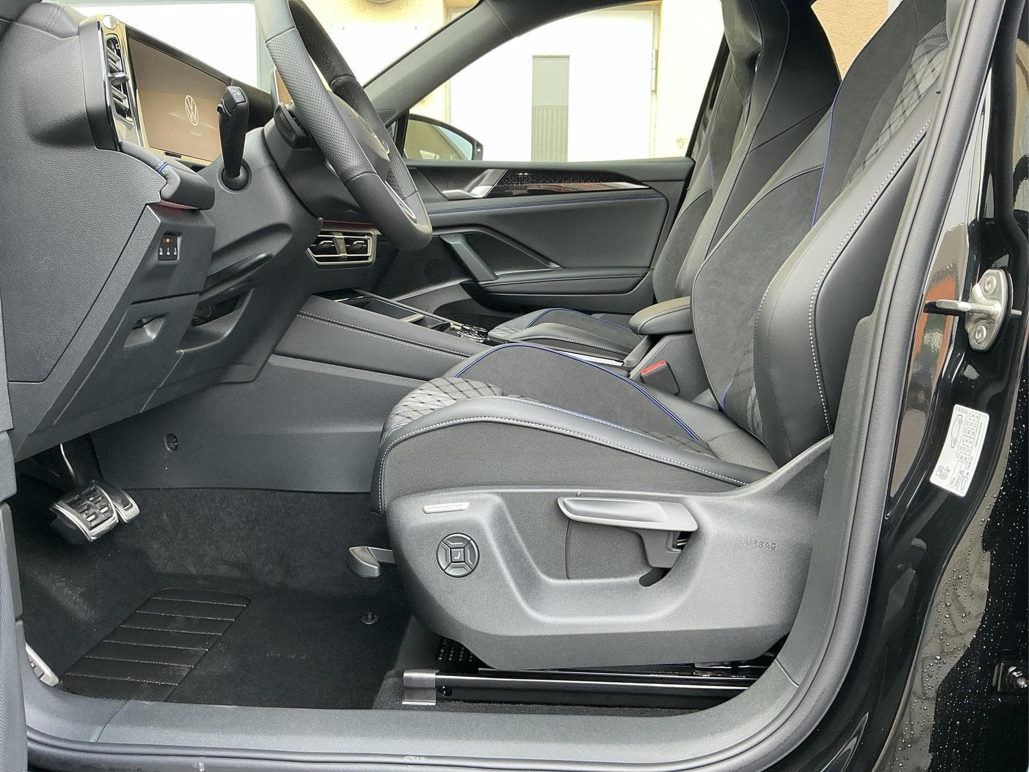 VW Tiguan R-Line Black Style (2026) - Photo 9