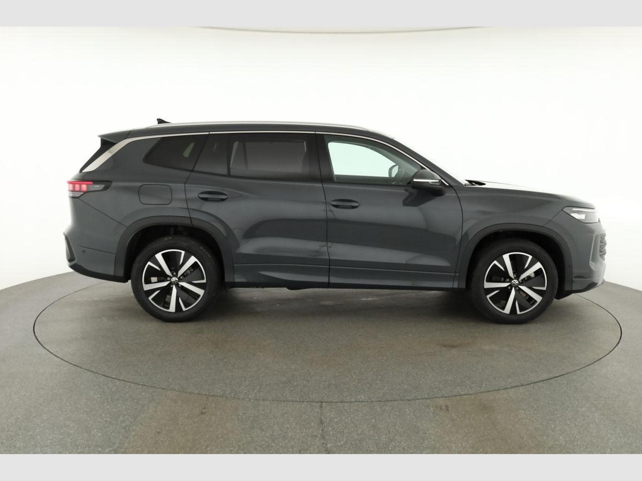 VW Tayron 1.5 TSI eHybrid 150 kW Life (2025) - Photo 23